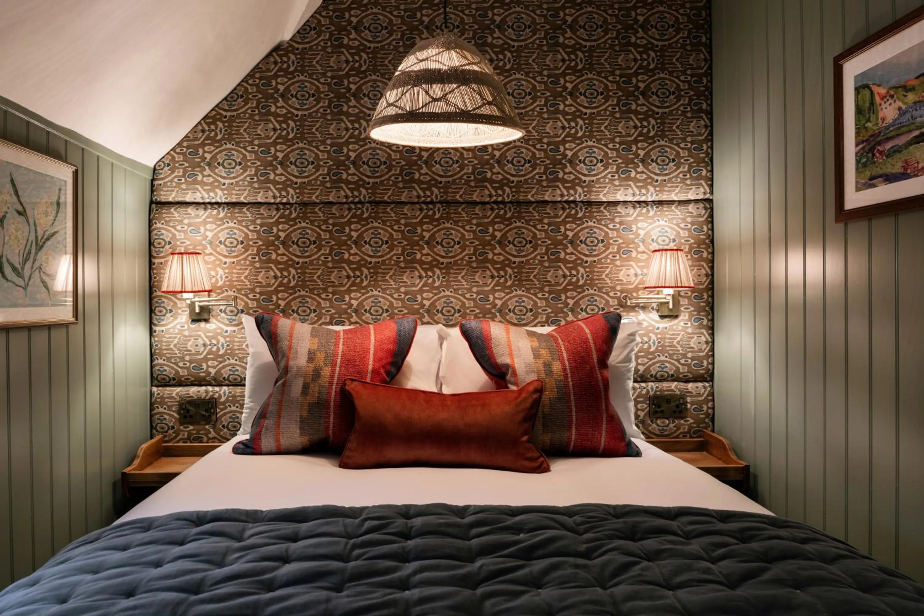 Bed in Bel and The Dragon-Cookham