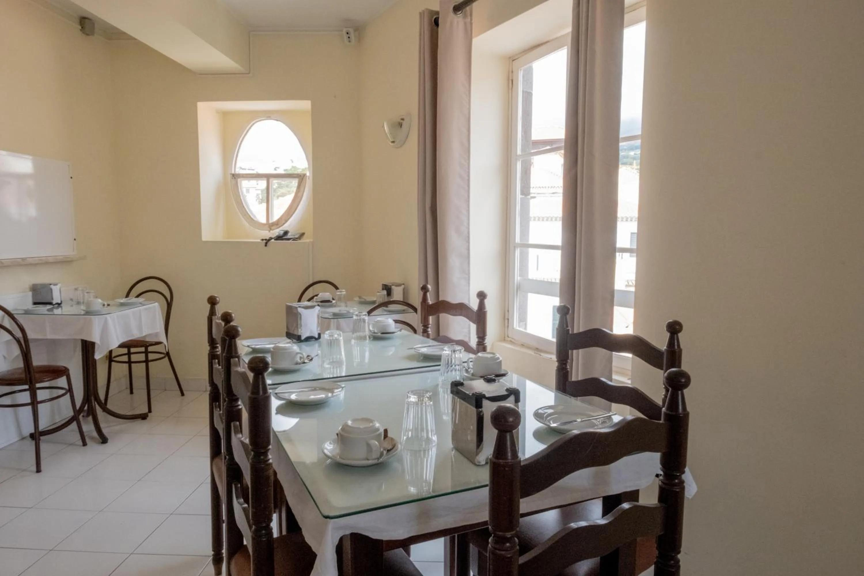 Restaurant/places to eat in Residencial Chafariz /Queimada