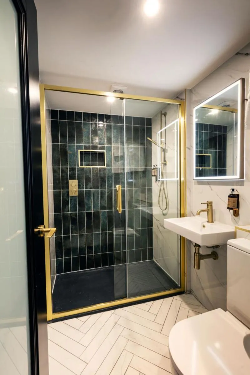 Shower in The Ferryman Townhouse