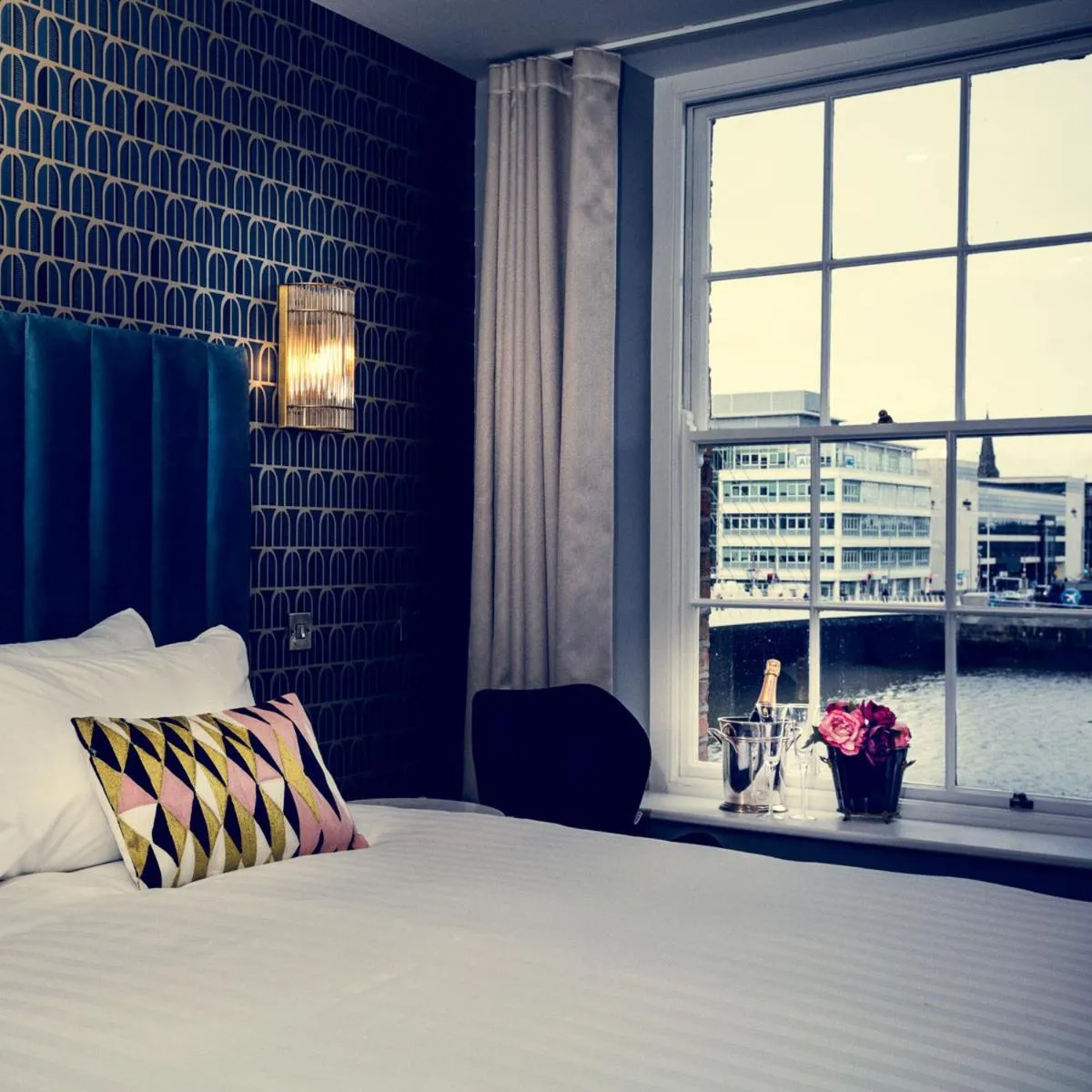 Bedroom, Bed in The Ferryman Townhouse