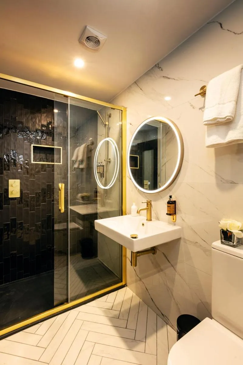 Shower in The Ferryman Townhouse
