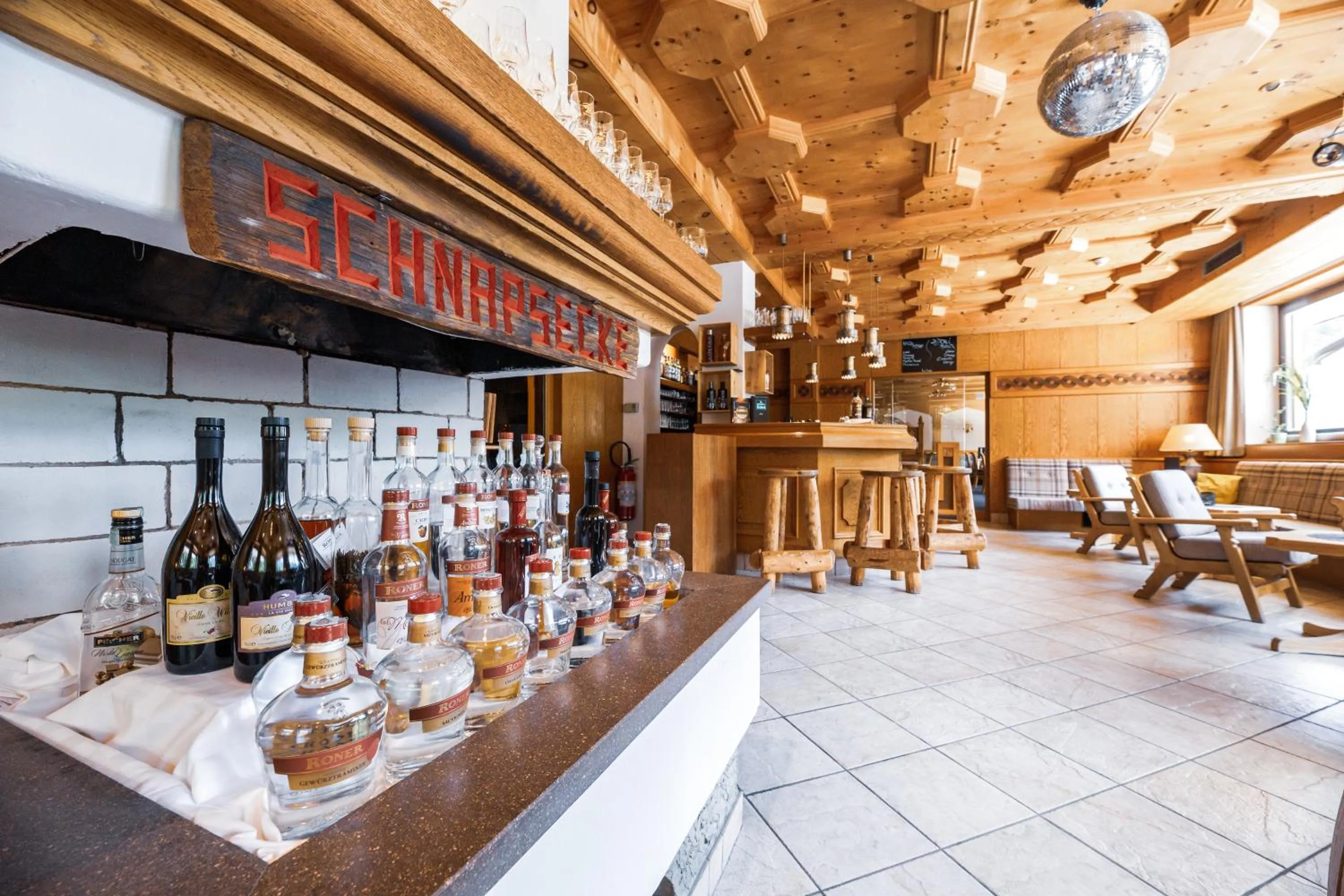 Lounge or bar in Berghotel Tyrol