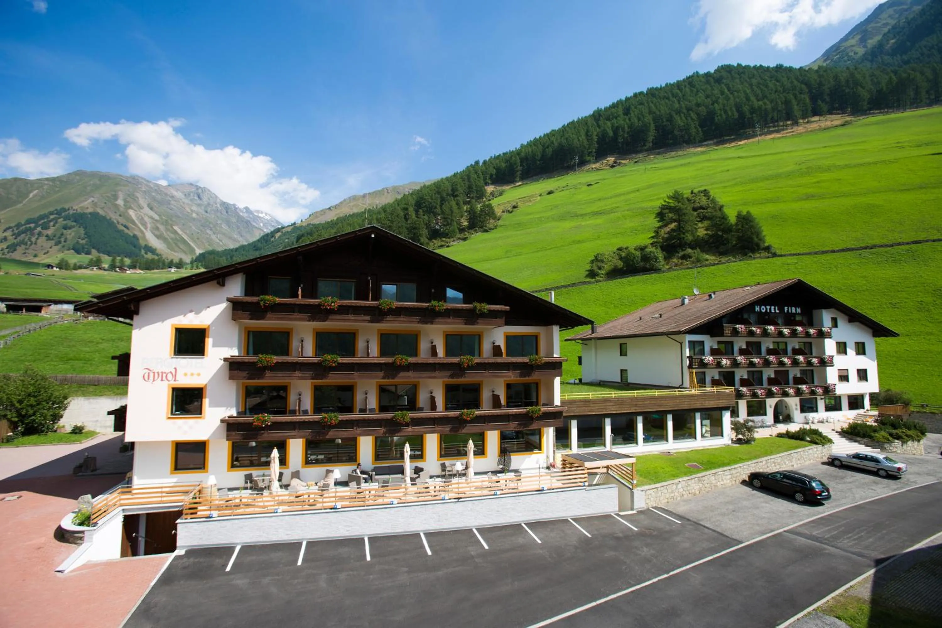 Facade/entrance in Berghotel Tyrol