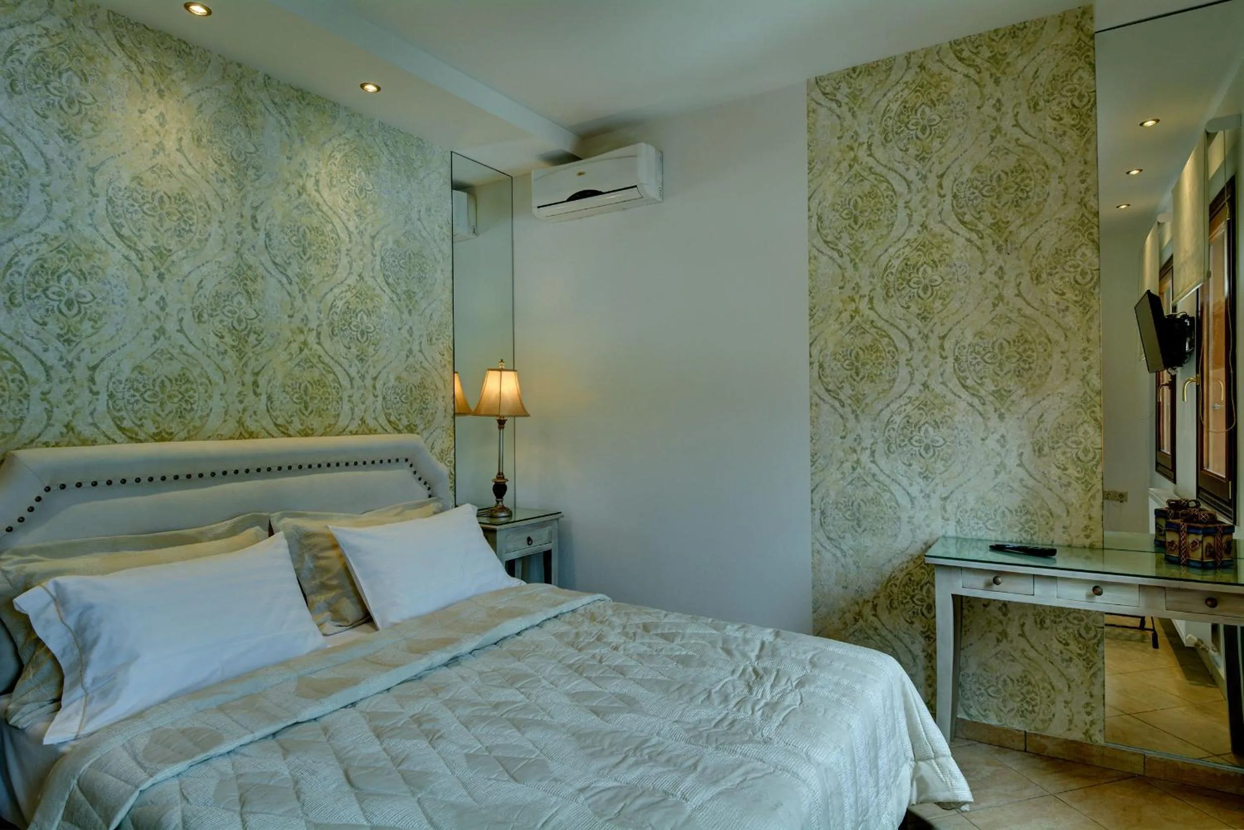 Bed in Iatrou Guesthouse