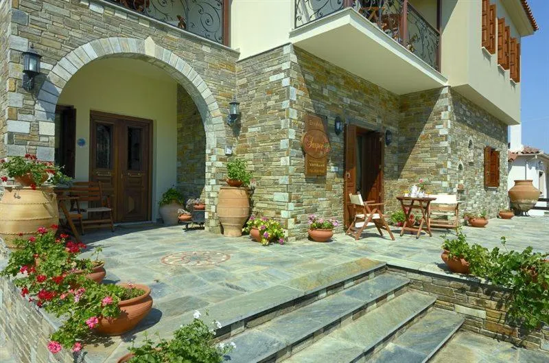 Facade/entrance in Iatrou Guesthouse