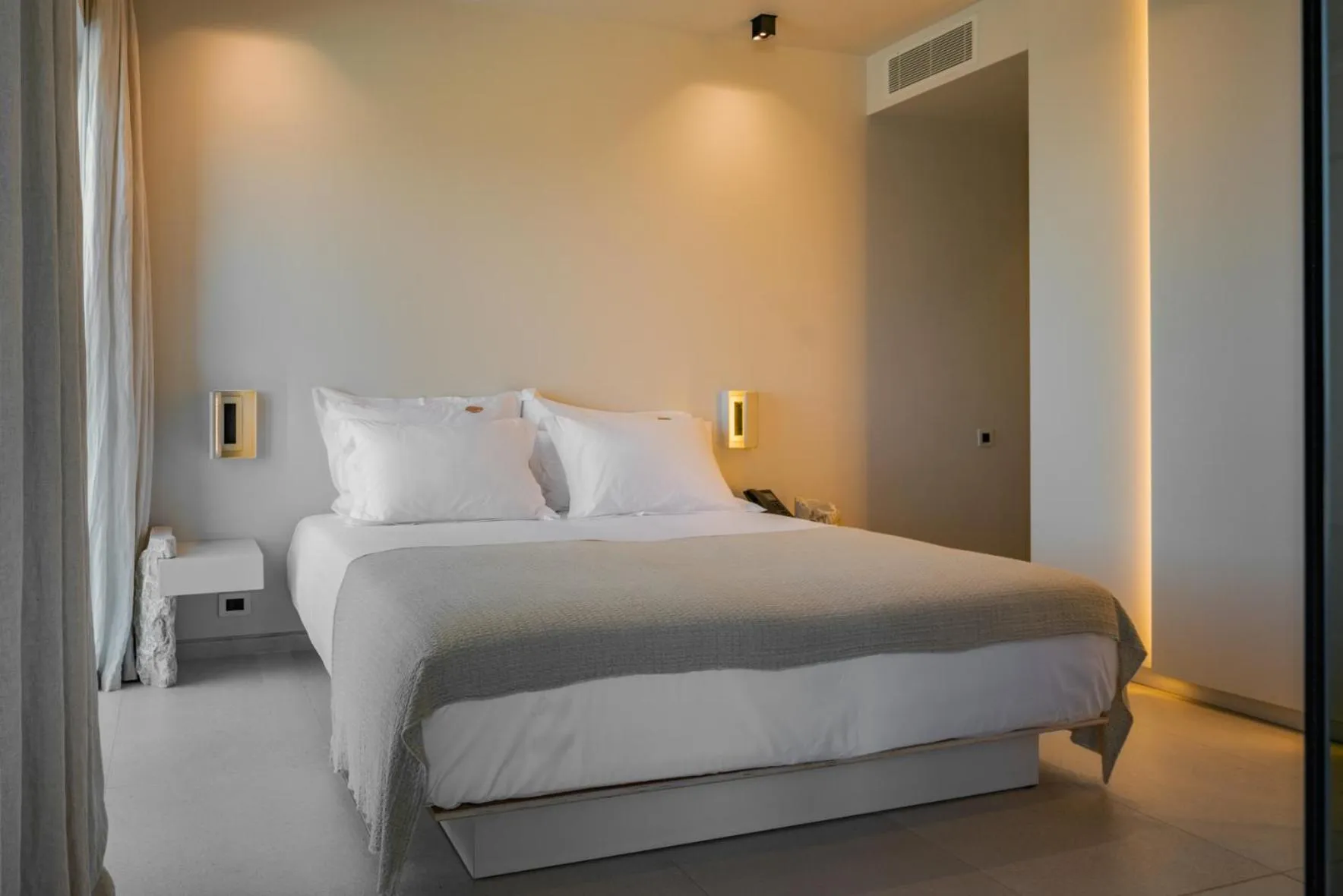 Bedroom, Bed in Milos Cove