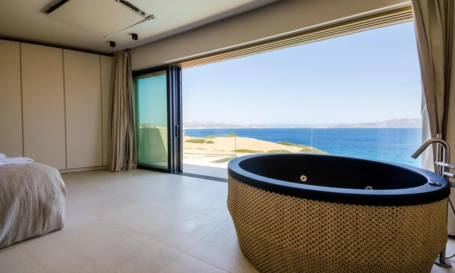 Decorative detail, Bed in Milos Cove