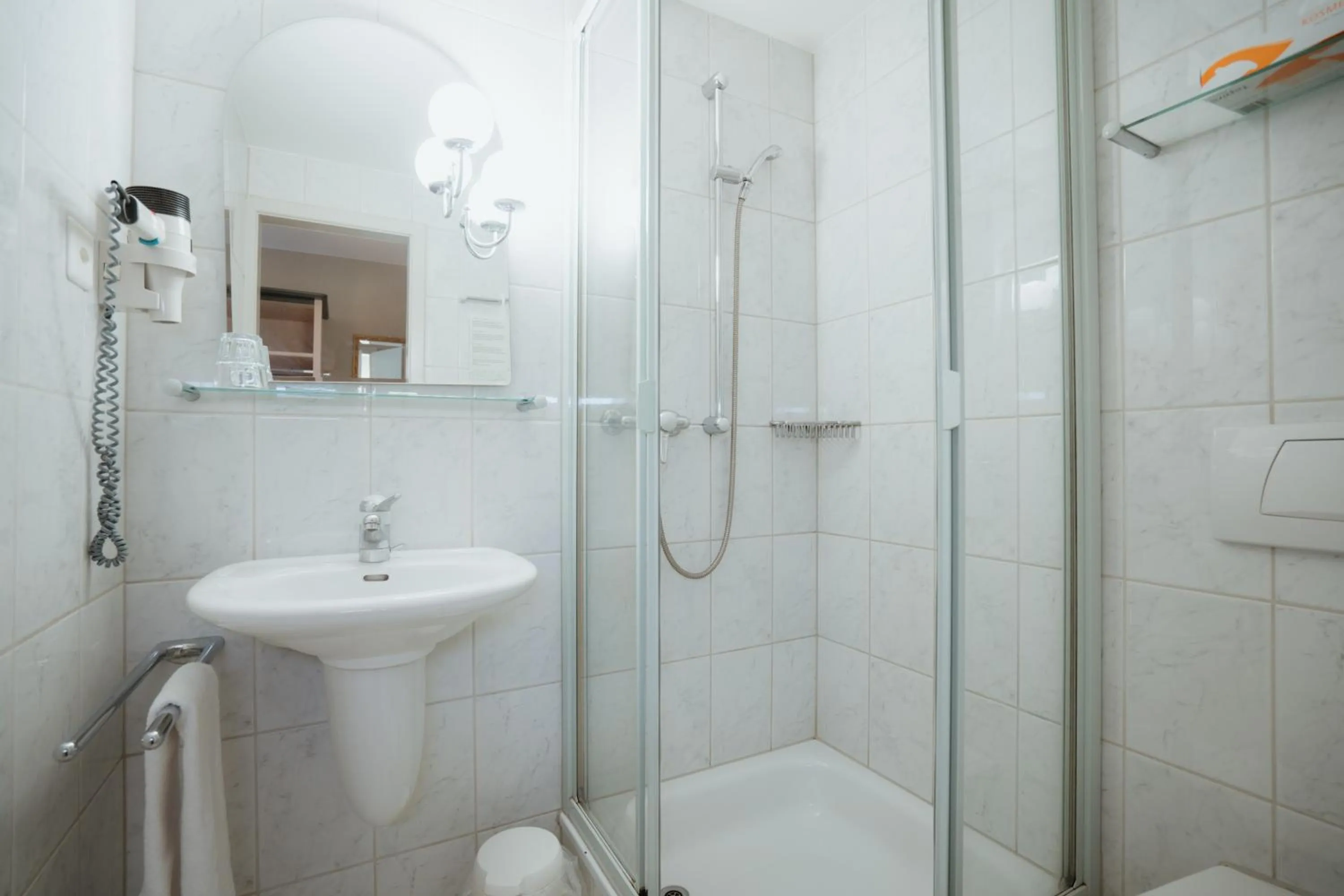 Toilet in Parkhotel Schwert