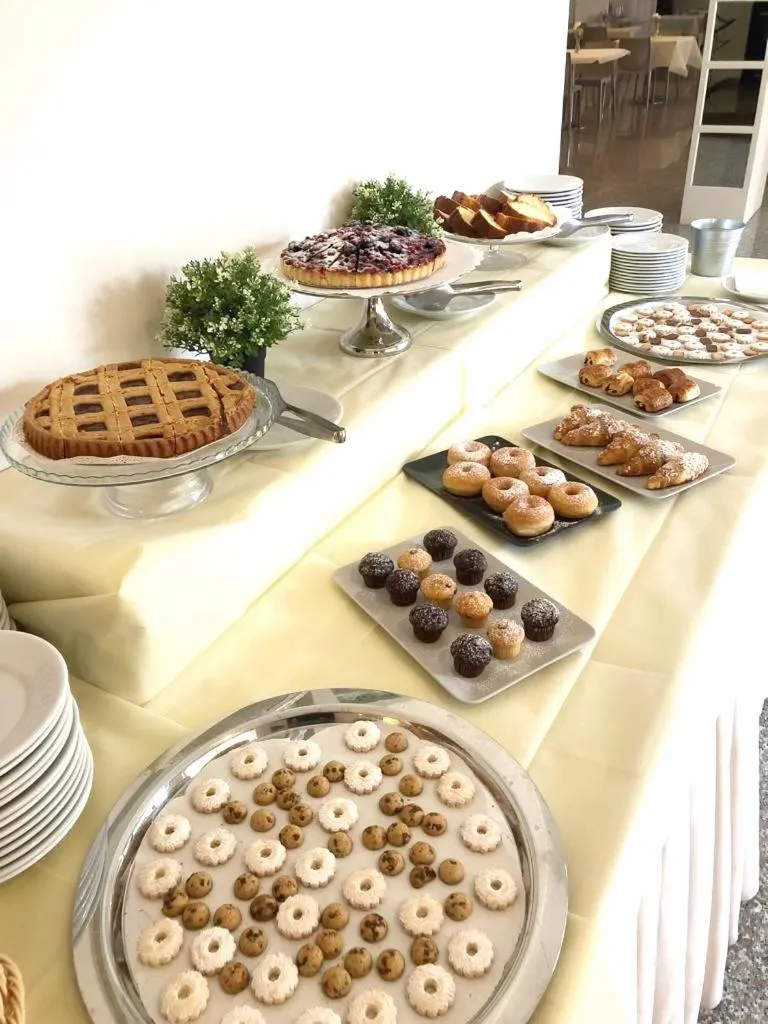 Breakfast in Hotel 90