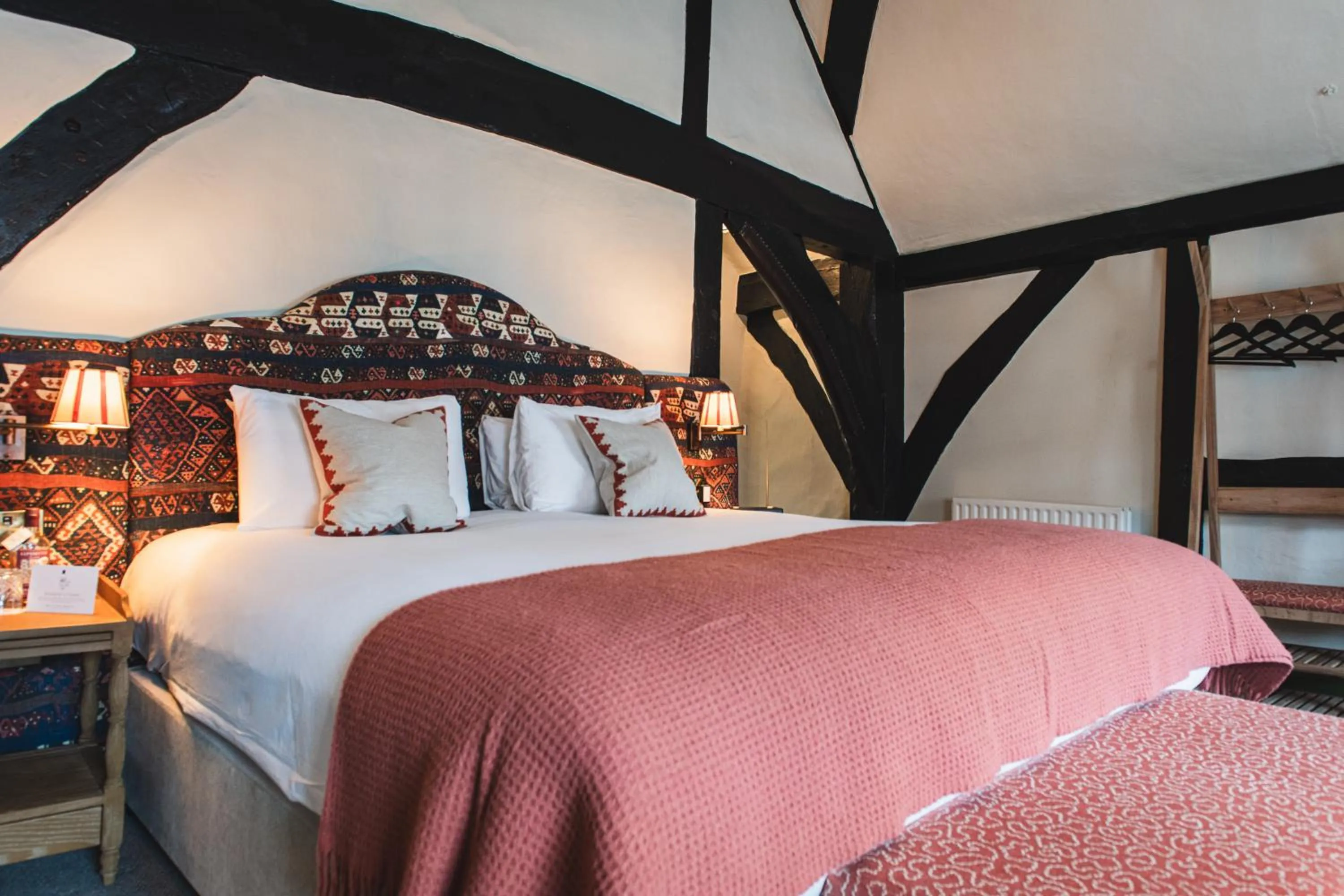 Bedroom, Bed in Bel and The Dragon-Odiham