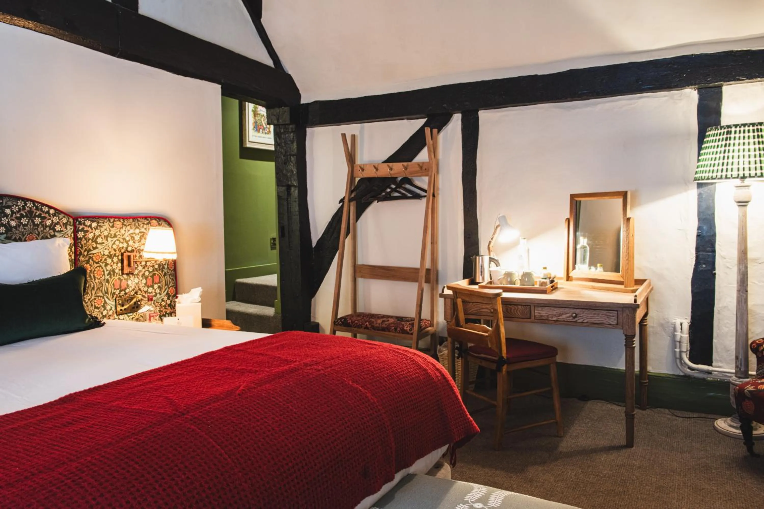 Bed in Bel and The Dragon-Odiham
