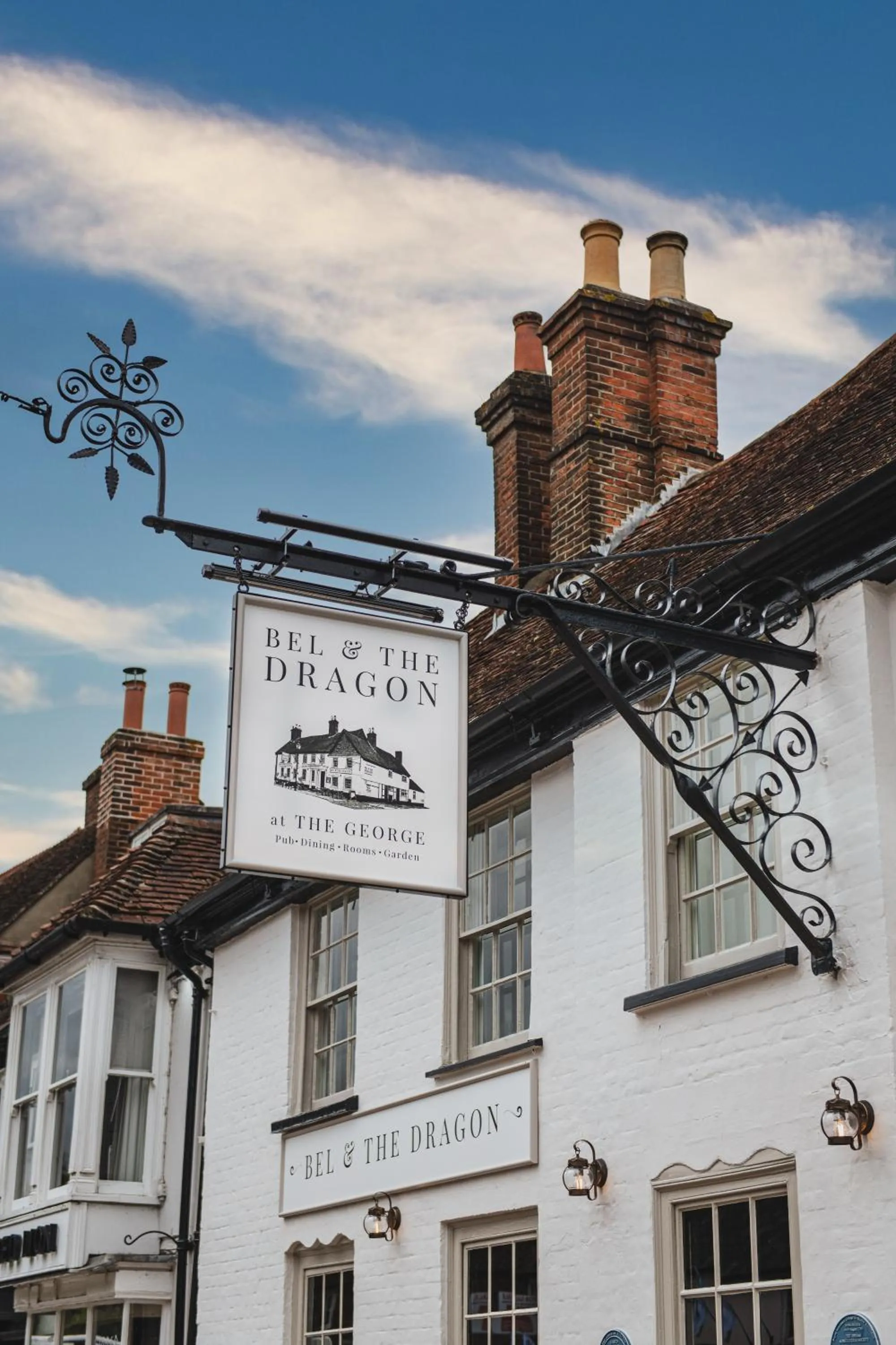 Facade/entrance in Bel and The Dragon-Odiham