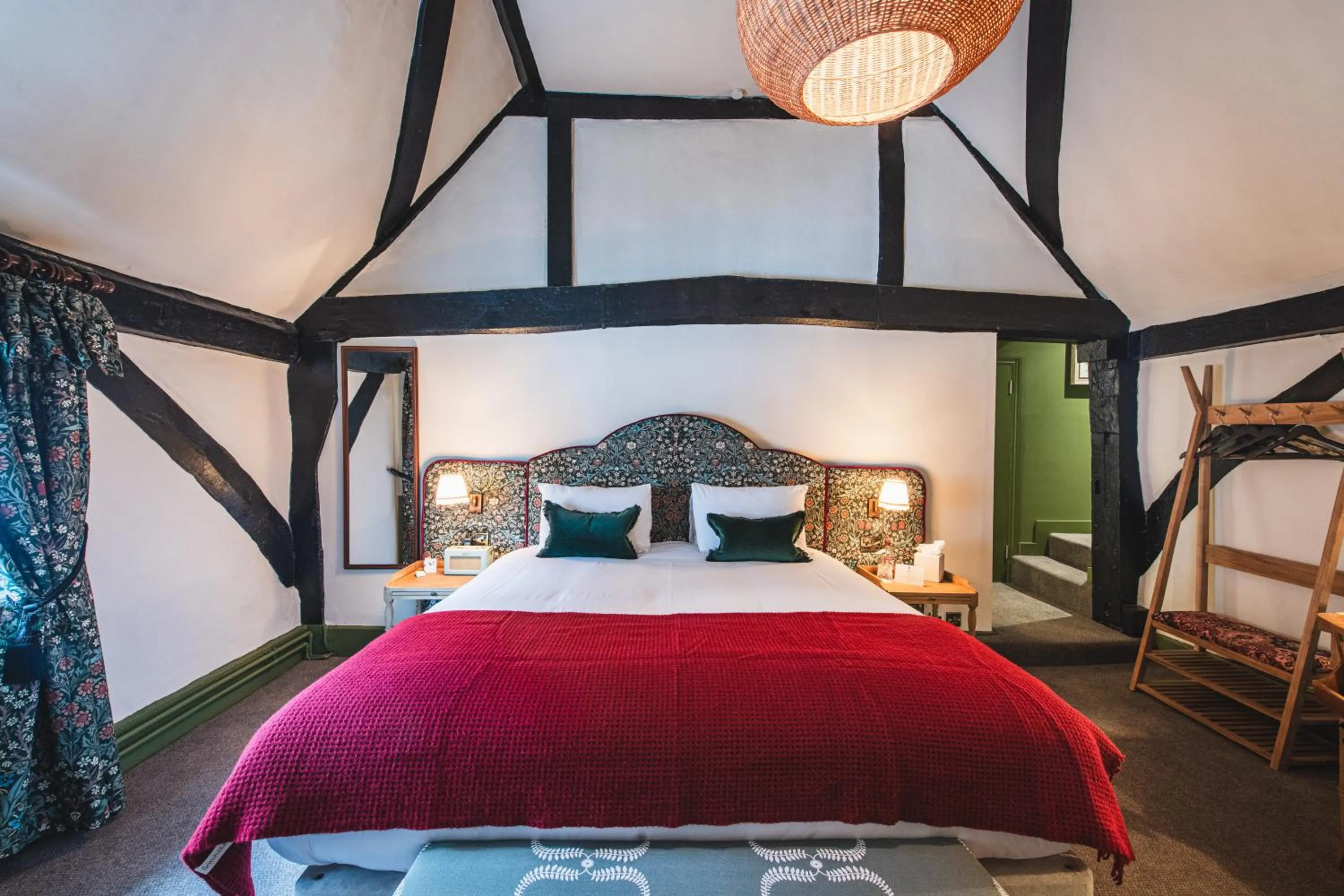 Bed in Bel and The Dragon-Odiham