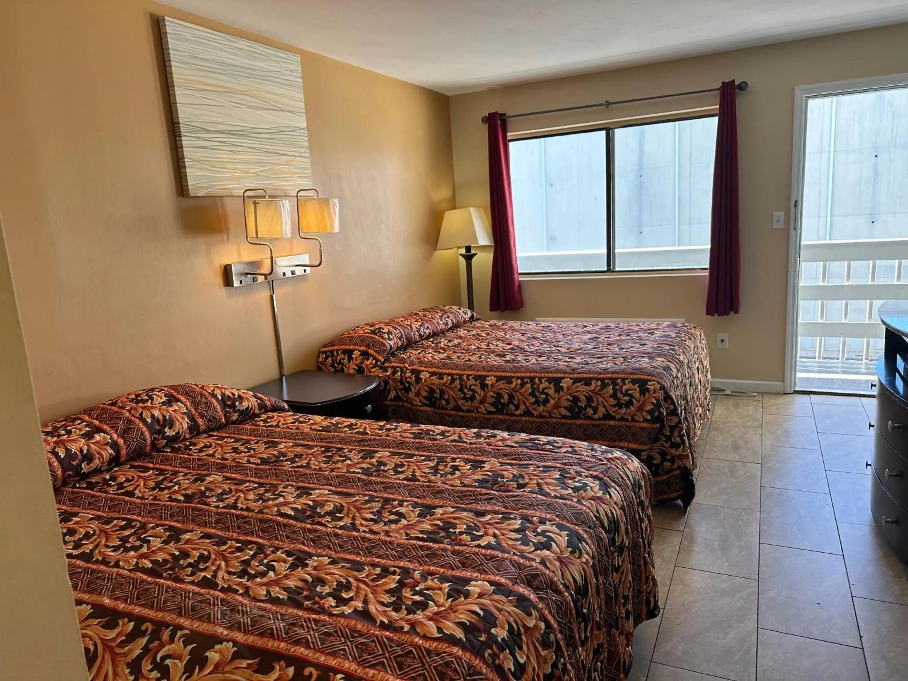 Bed in Sea Palace Motel Bed in Sea Palace Motel