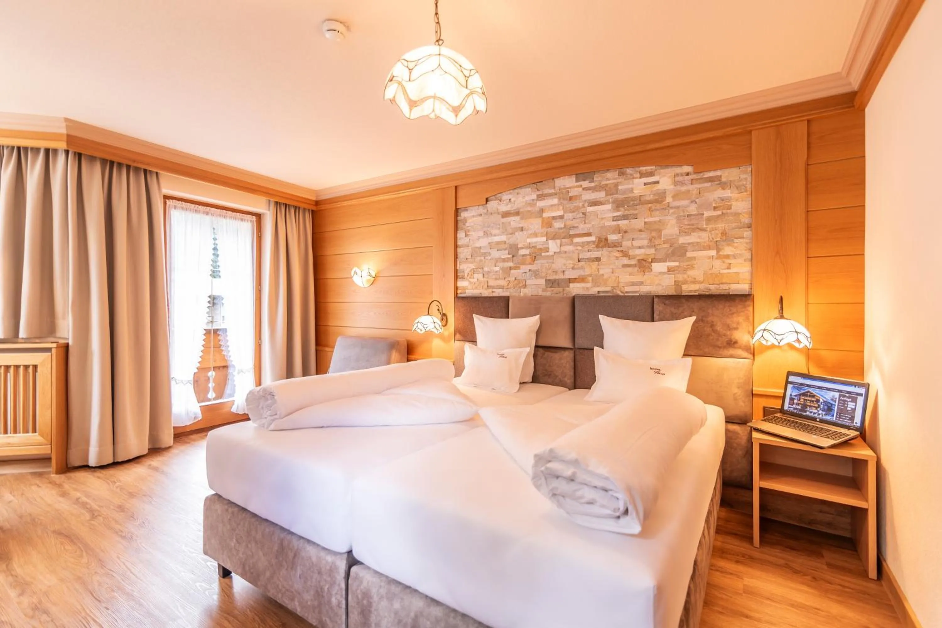 Photo of the whole room, Bed in Hotel Garni Apart TINA