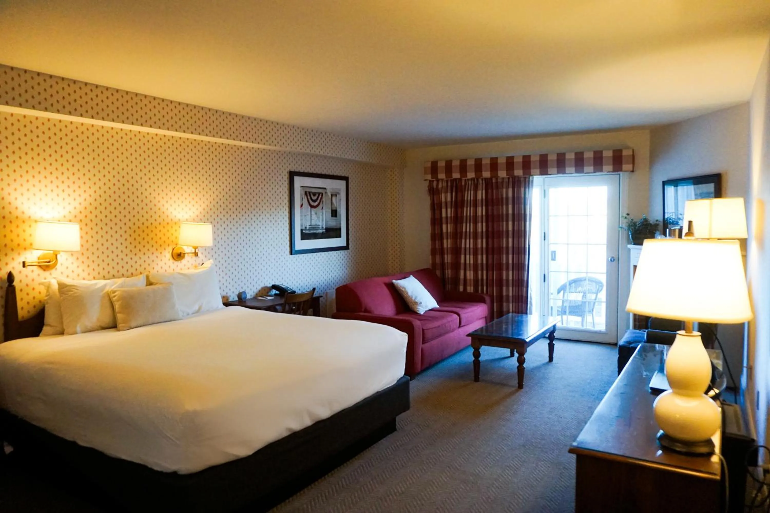 King Room with Balcony in Mill Falls Resort Collection at the Lake