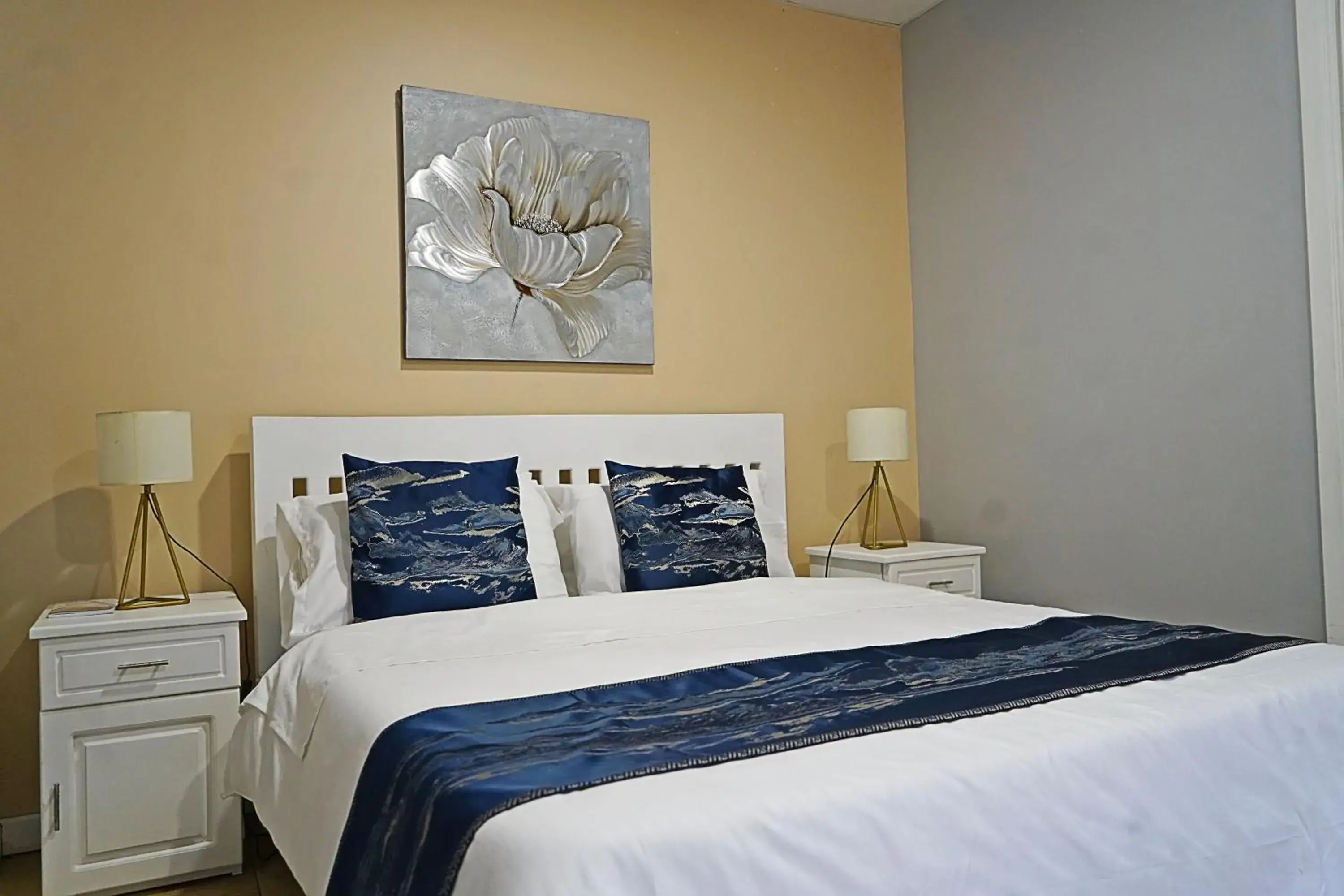 Deluxe Queen Suite in Bella Vista Resort Deluxe Queen Suite in Bella Vista Resort