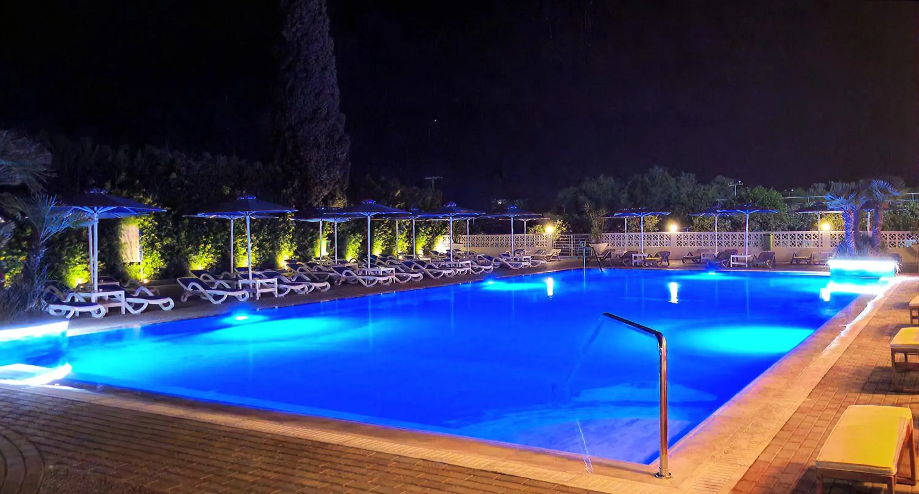 Swimming pool in Sveltos Hotel Swimming pool in Sveltos Hotel