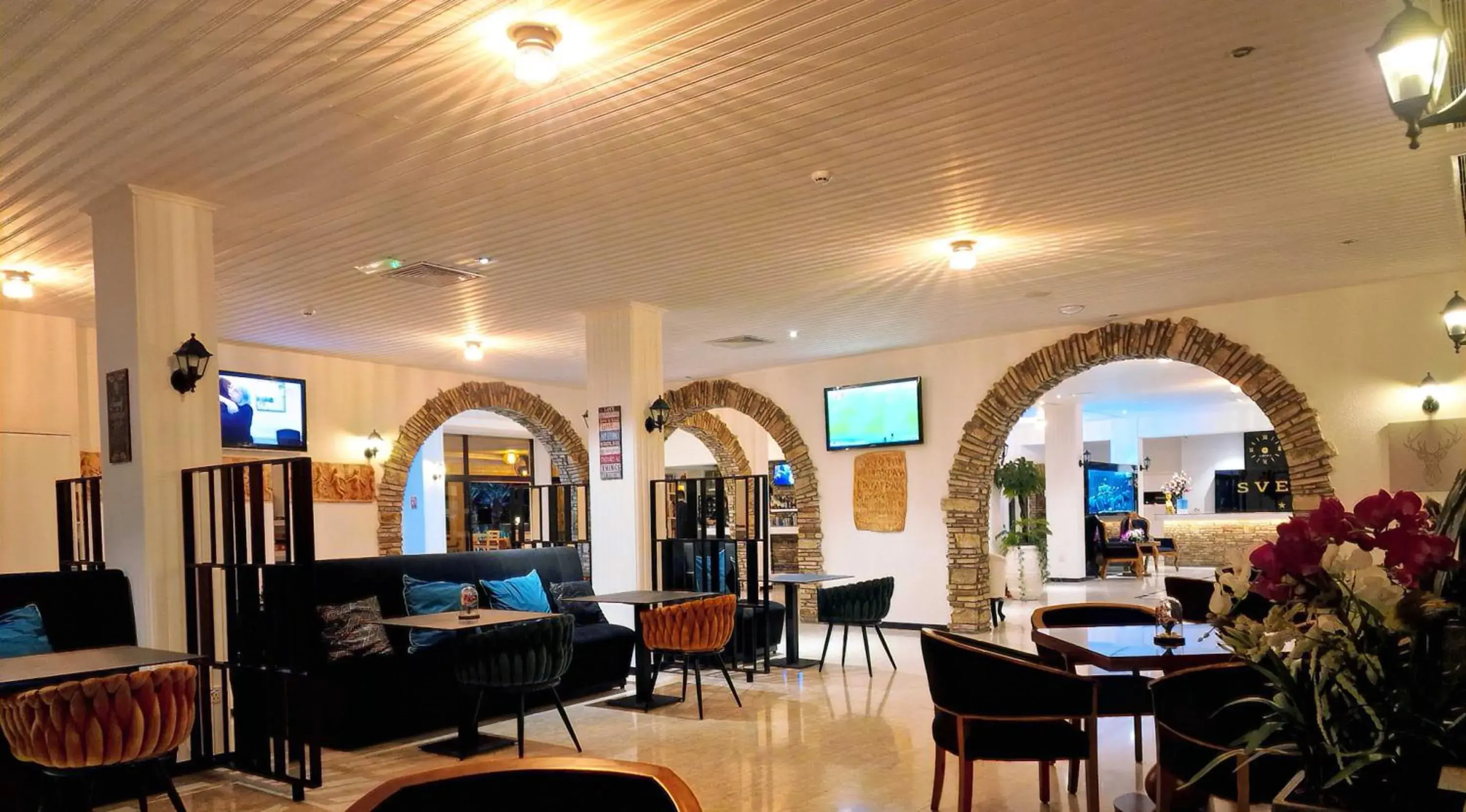 Restaurant/places to eat in Sveltos Hotel Restaurant/places to eat in Sveltos Hotel