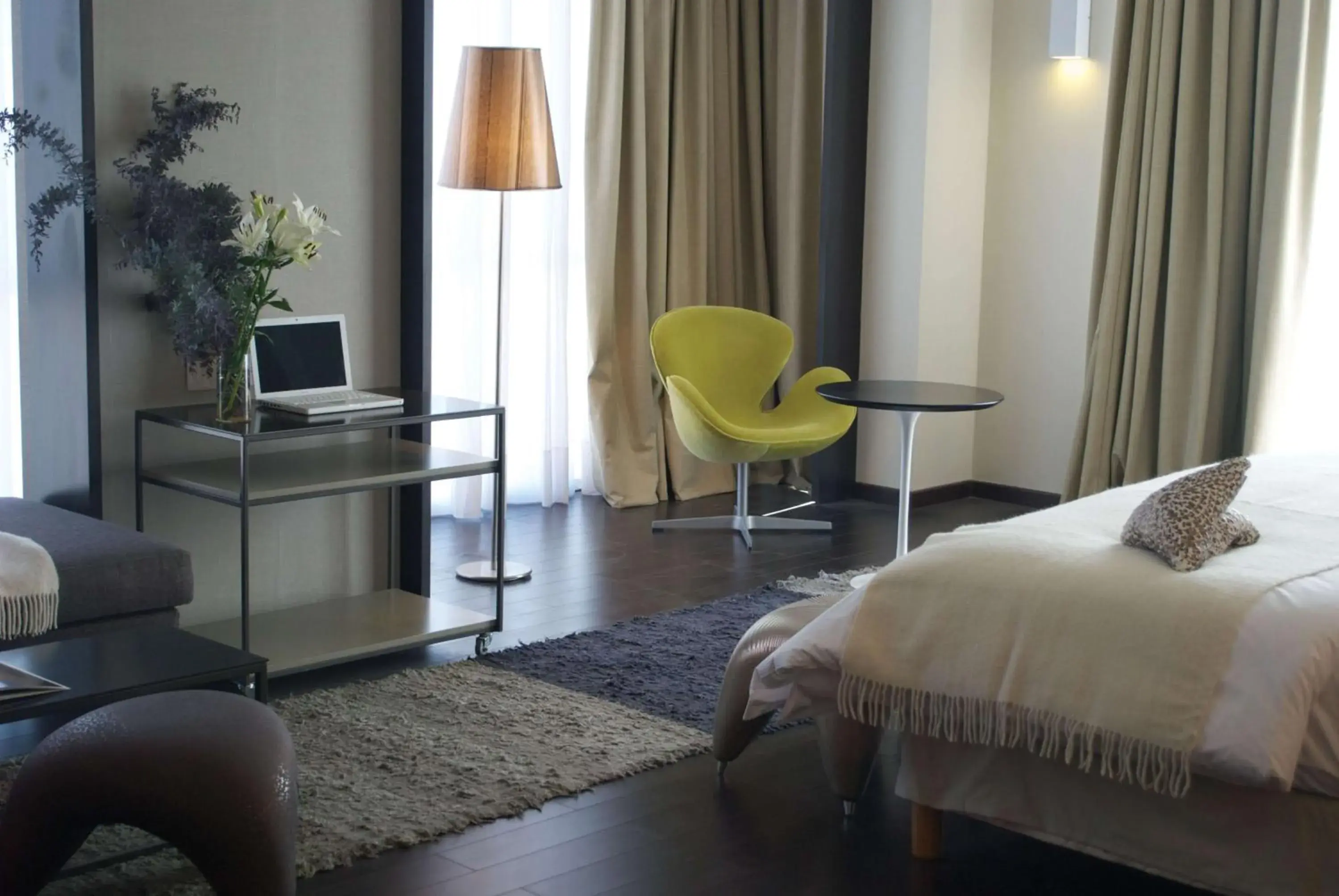 Photo of the whole room, Bed in Esplendor by Wyndham Mendoza Photo of the whole room, Bed in Esplendor by Wyndham Mendoza