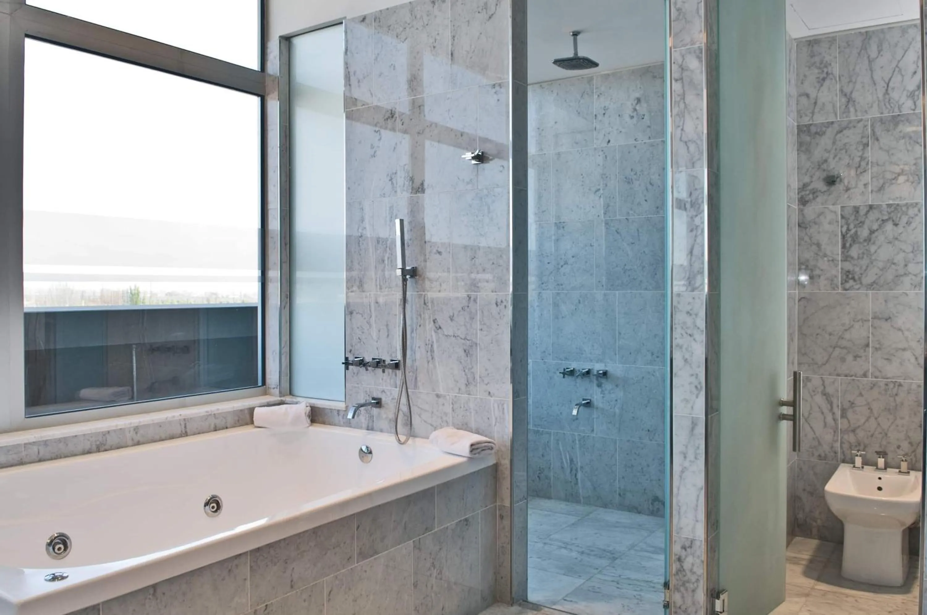 Bathroom in Esplendor by Wyndham Mendoza