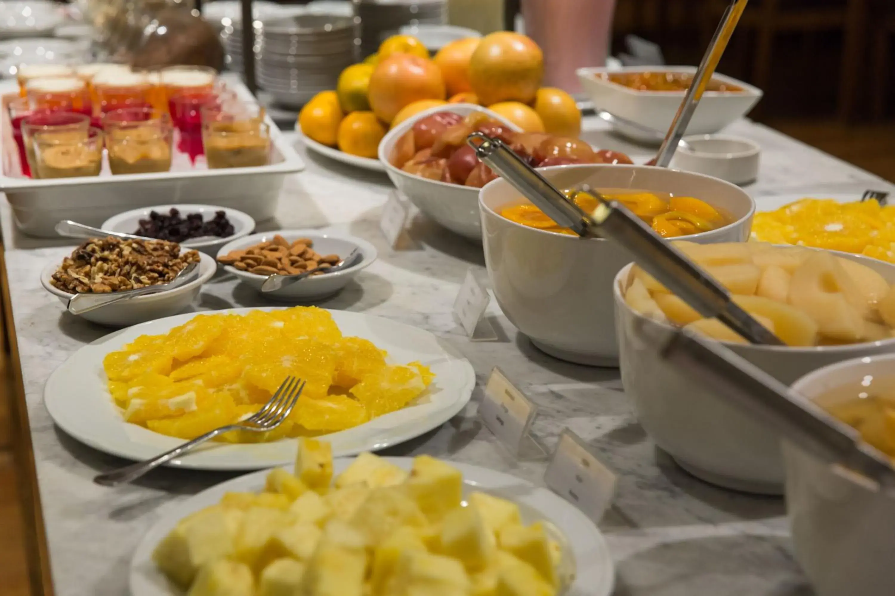 Buffet breakfast in Esplendor by Wyndham Mendoza Buffet breakfast in Esplendor by Wyndham Mendoza