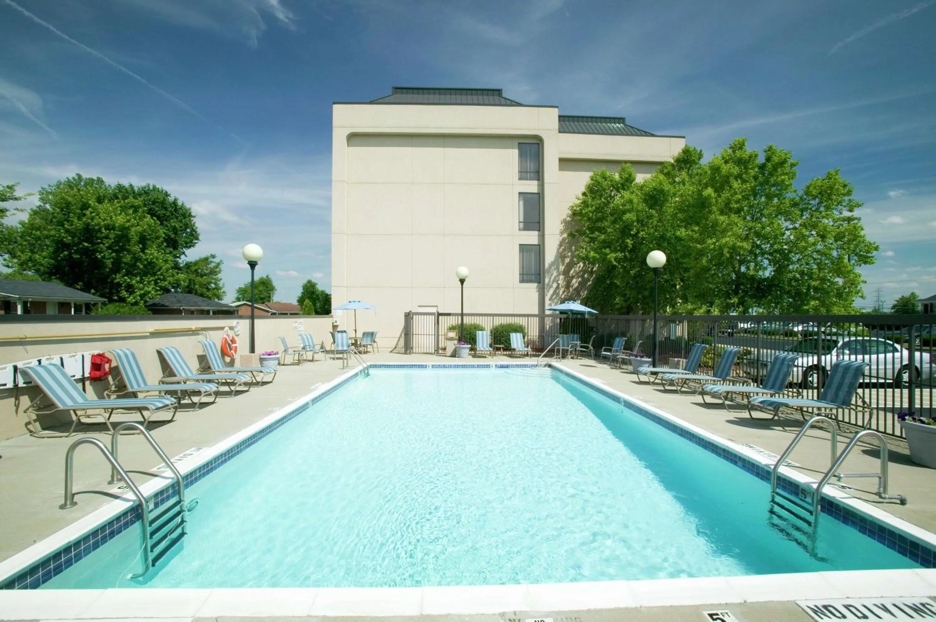 Pool view in Hampton Inn Clarksville