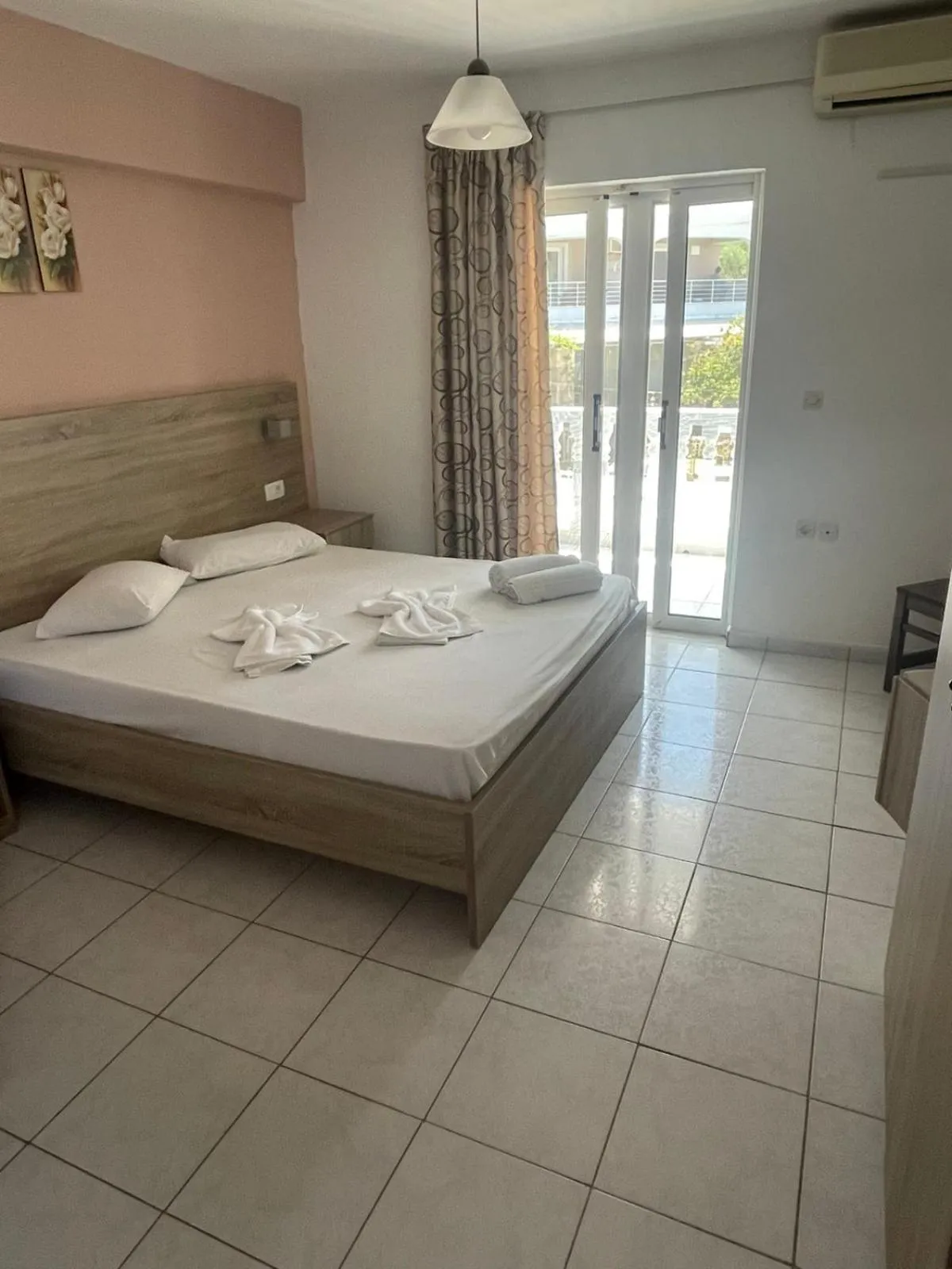 Bed in Clear Horizon