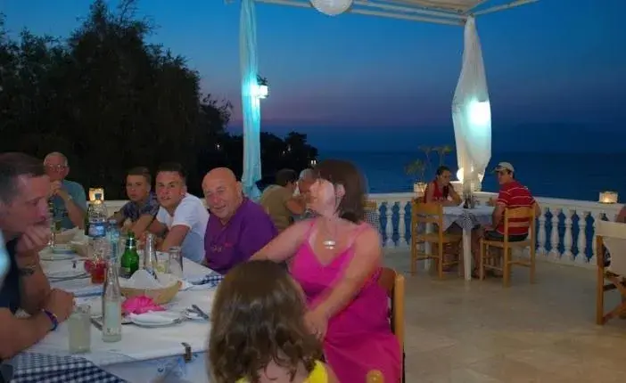 Restaurant/places to eat in Clear Horizon Restaurant/places to eat in Clear Horizon