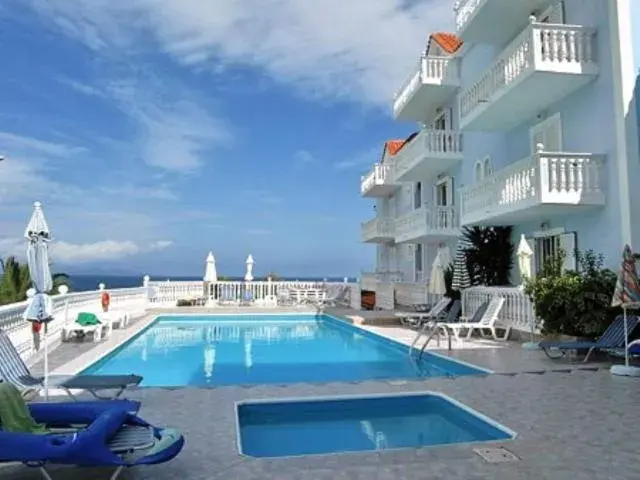 Swimming pool in Clear Horizon Swimming pool in Clear Horizon