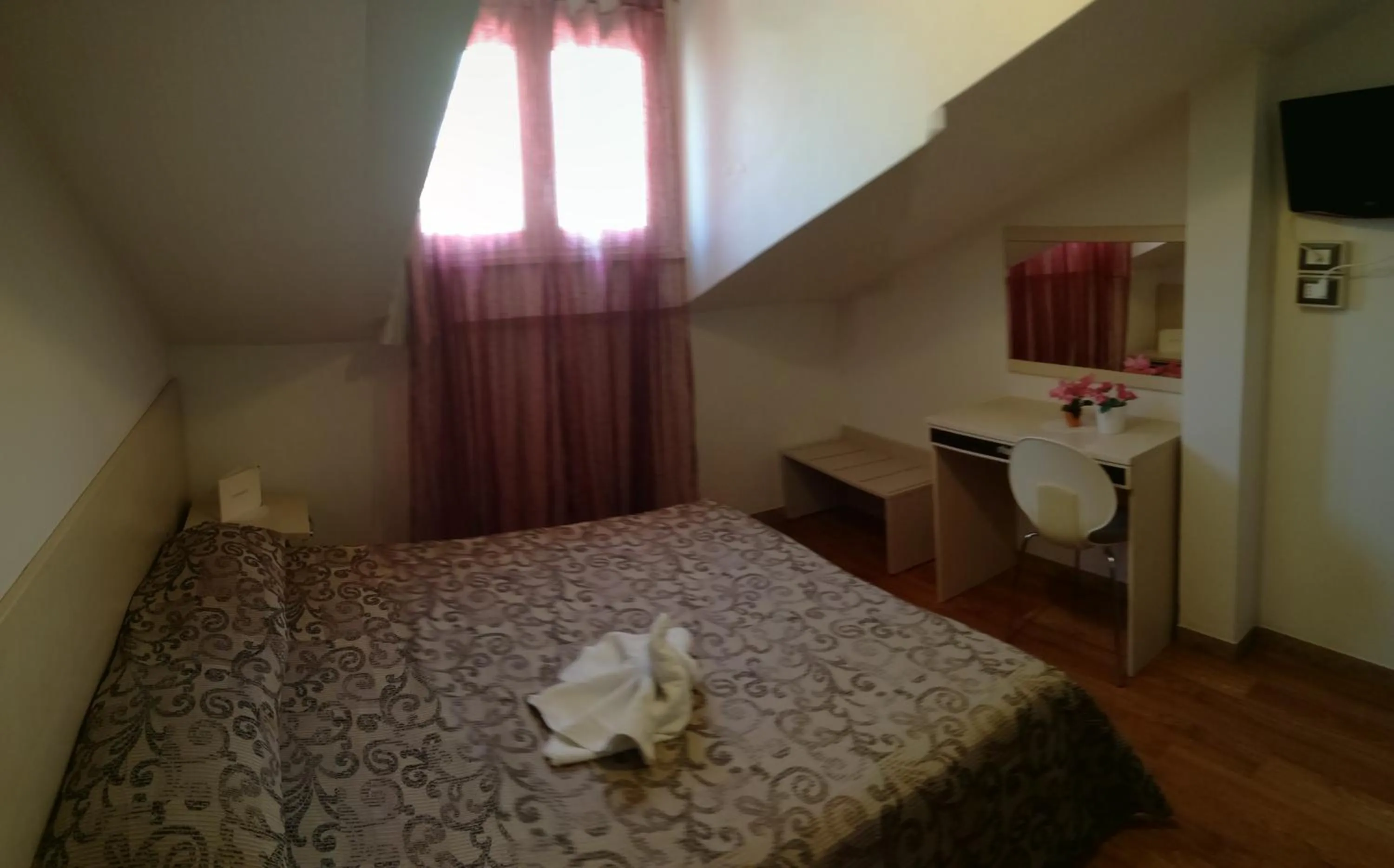 Photo of the whole room in Villa Lauda B&B