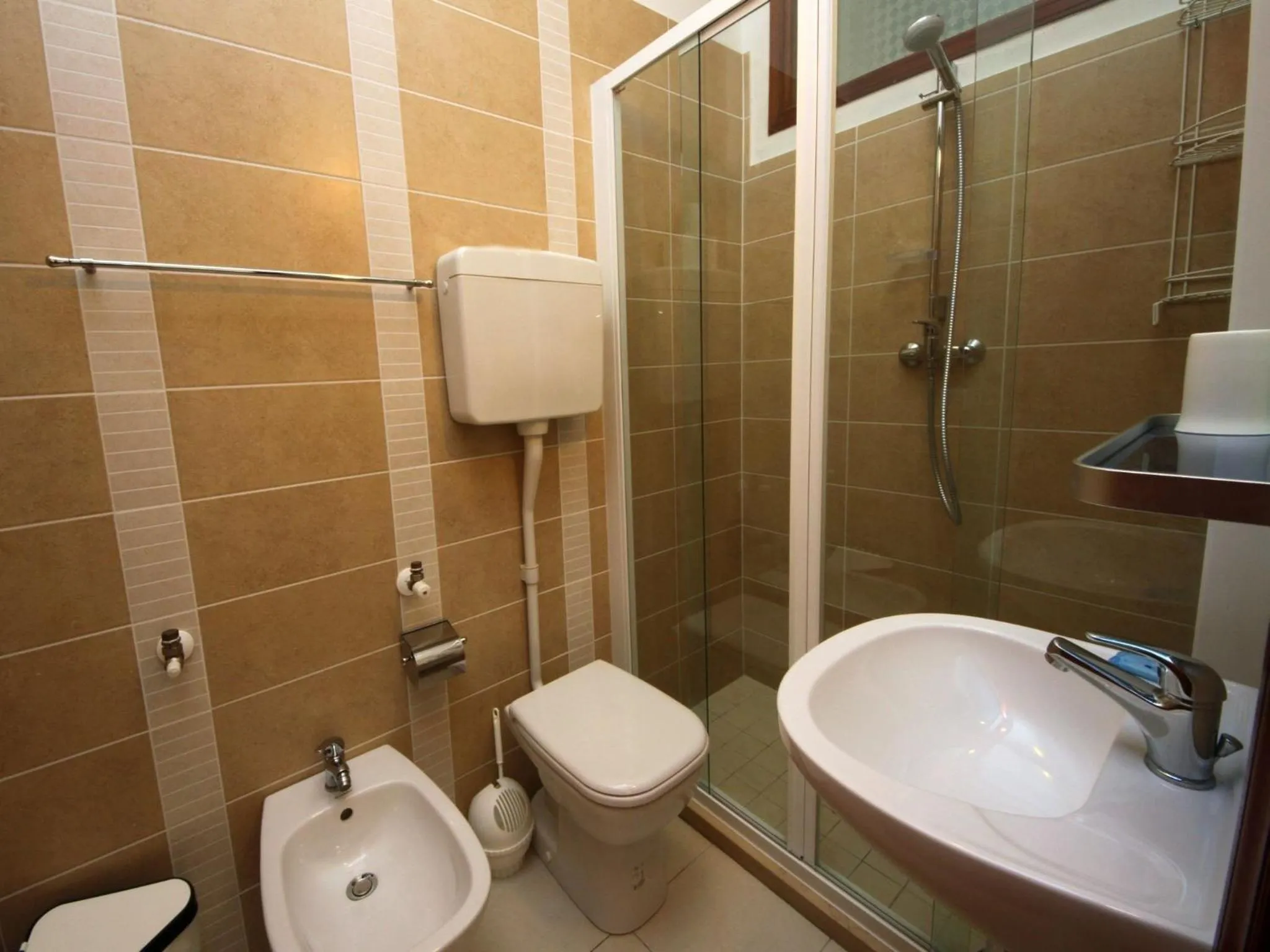 Bathroom in Villa Lauda B&B