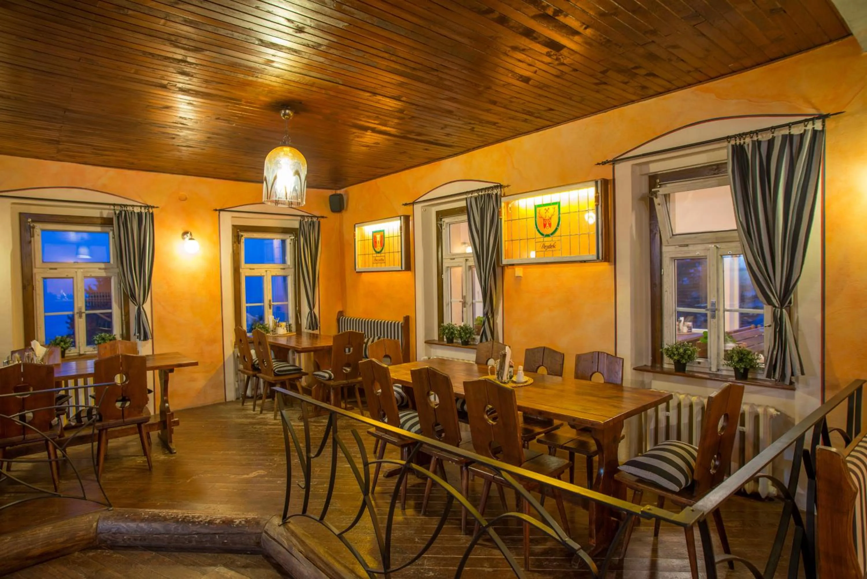 Restaurant/places to eat in Hotel Plesivec