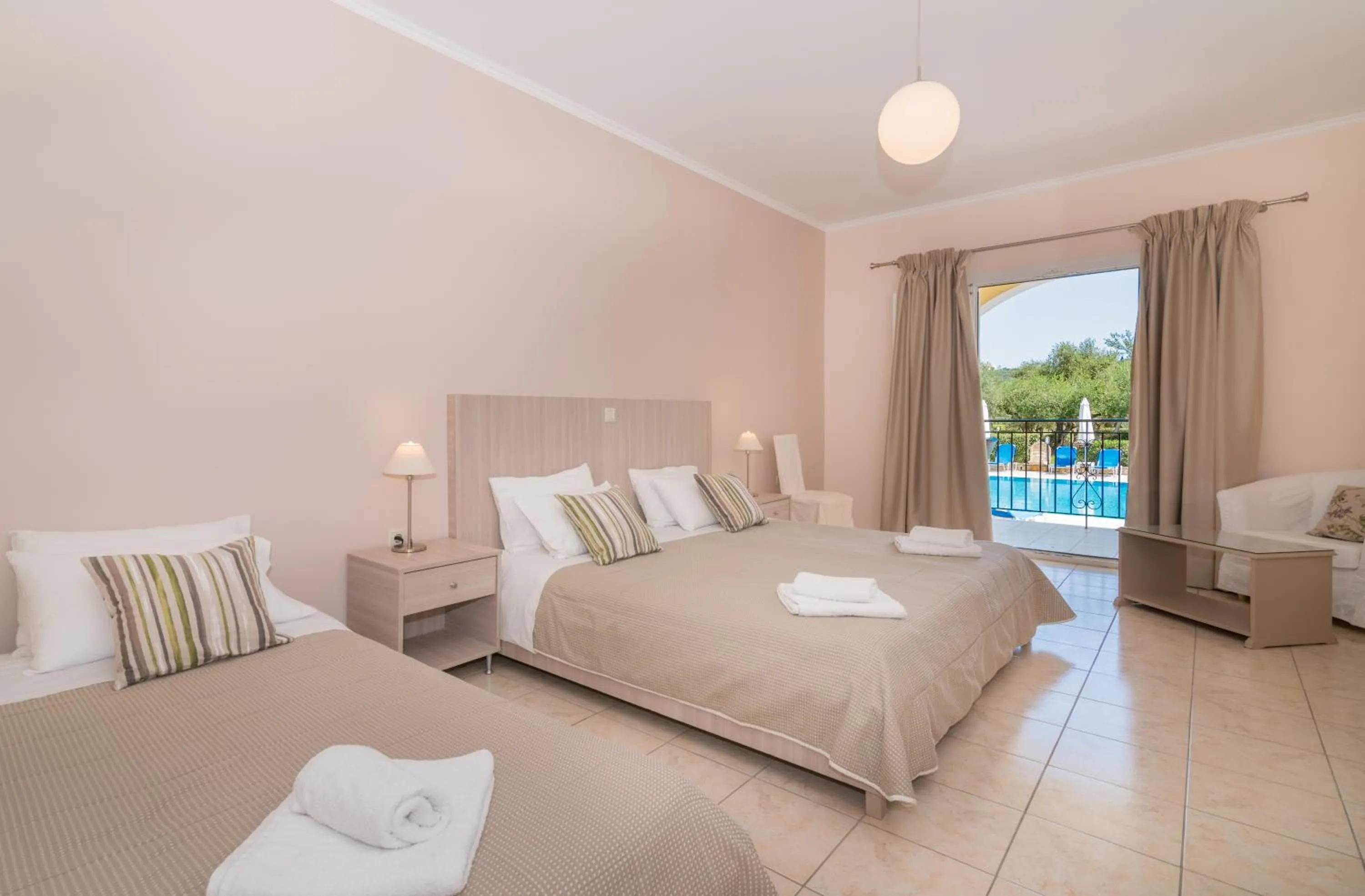 Photo of the whole room, Bed in Hotel Varres