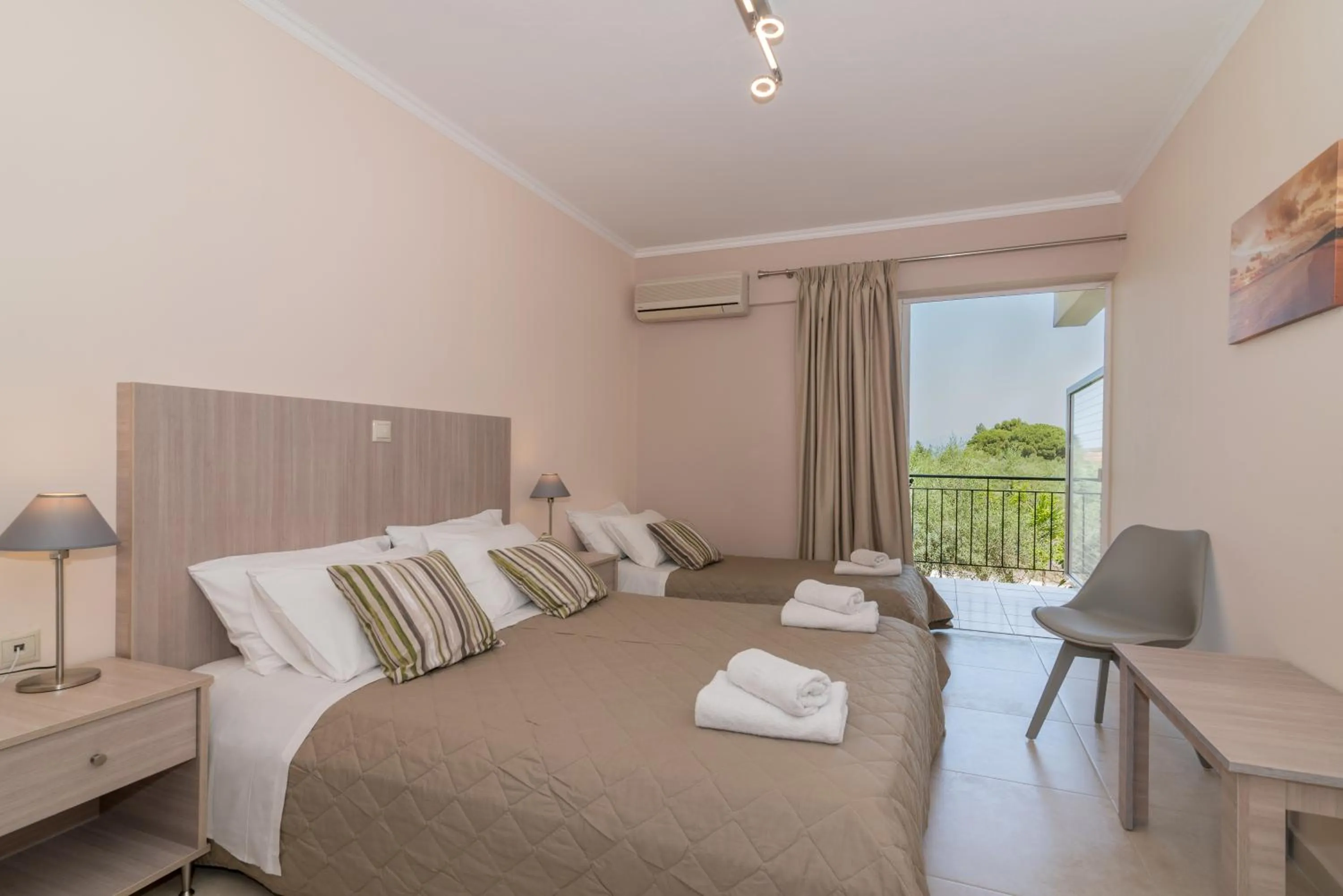 Photo of the whole room, Bed in Hotel Varres