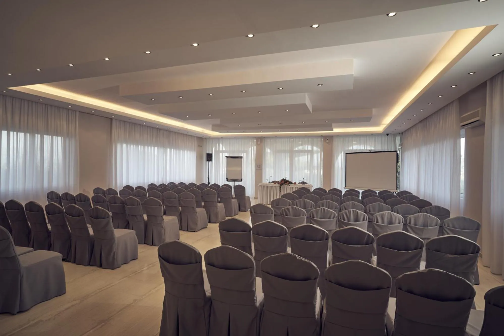 Business facilities in Hotel Varres