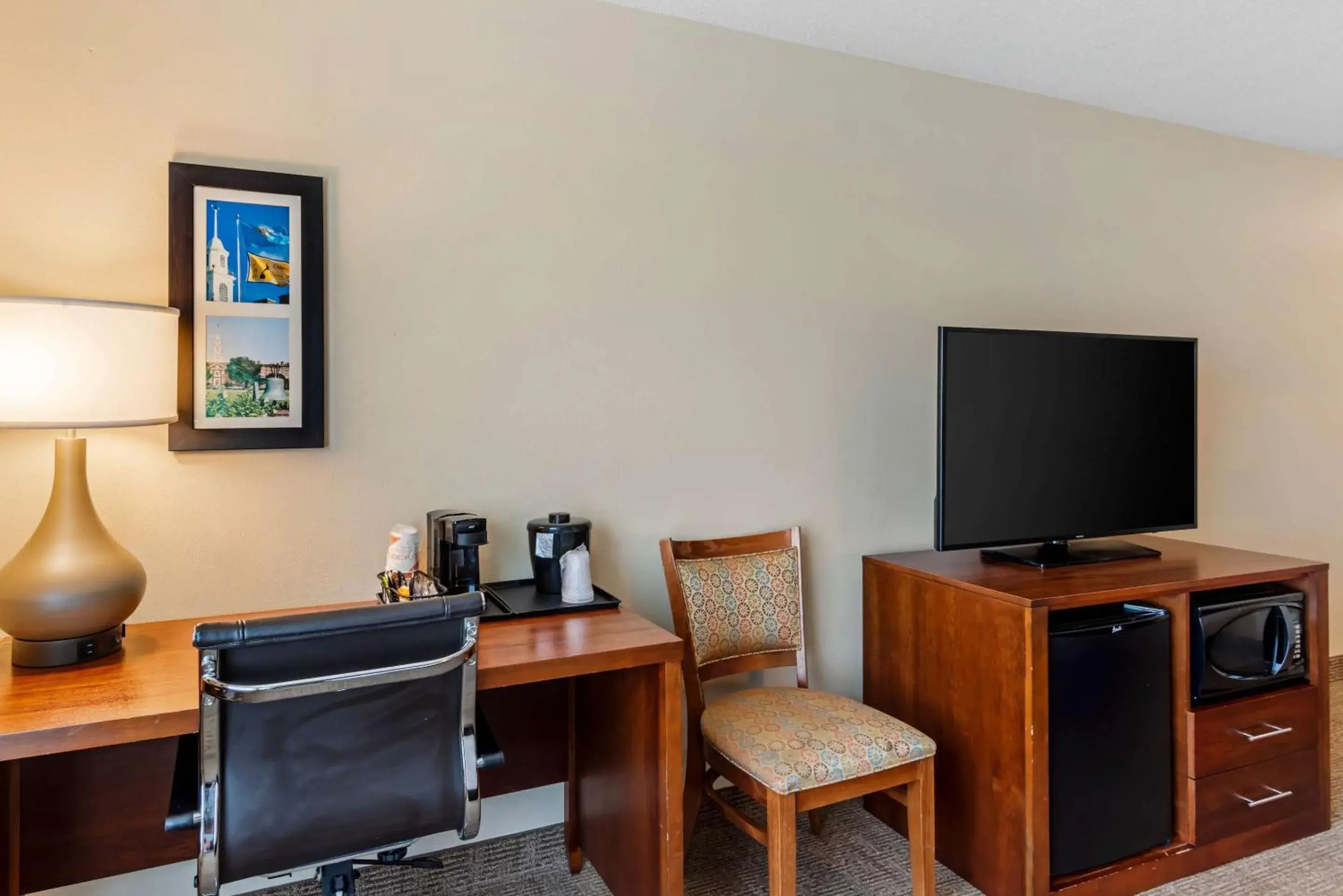 King Room - Accessible/Non-Smoking in Comfort Inn & Suites Dover near Speedway King Room - Accessible/Non-Smoking in Comfort Inn & Suites Dover near Speedway