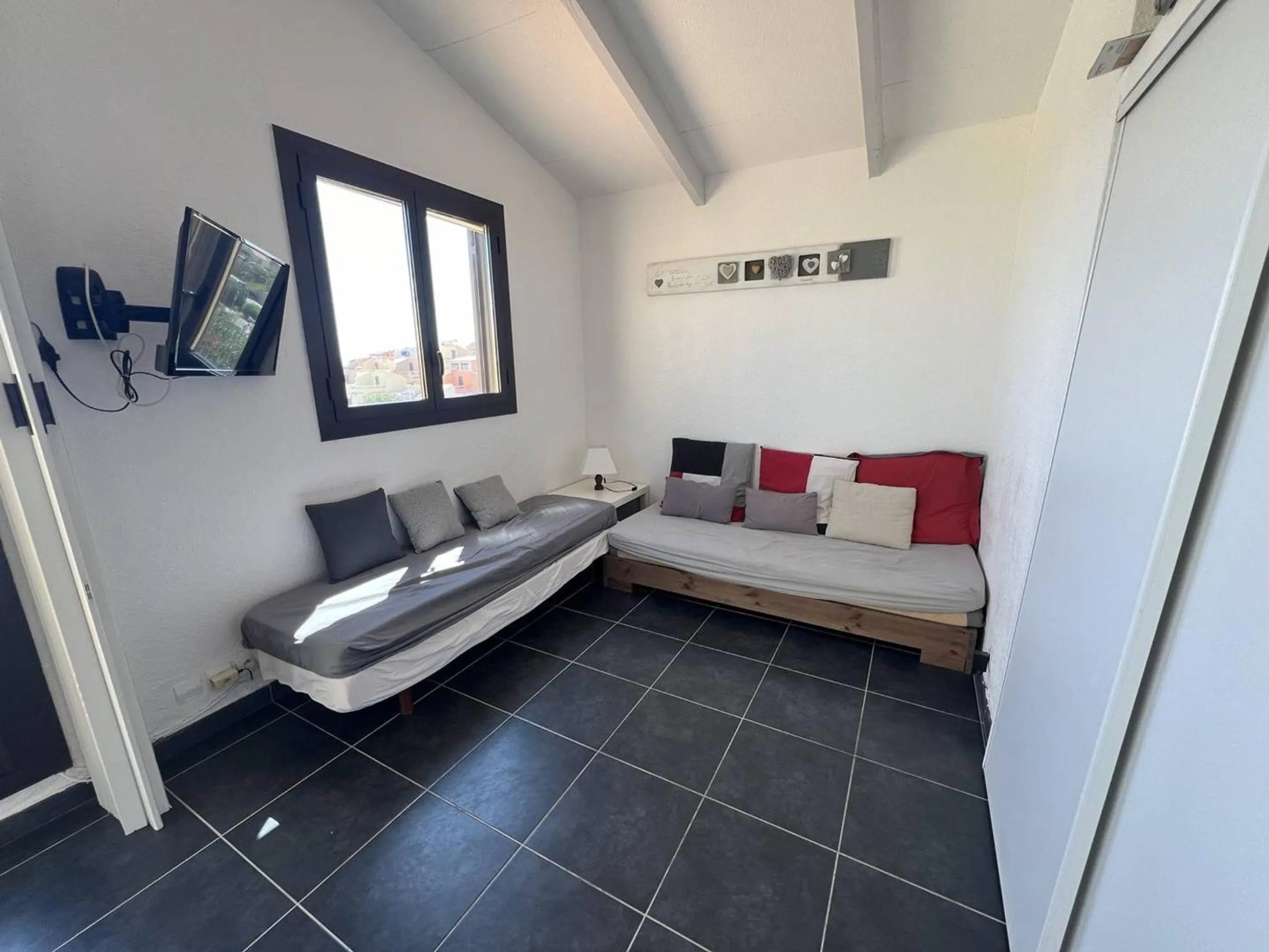Bed in Villa T3 3/4 pers - Clim, WiFi, Parking - Port Leucate - FR-1-81-341