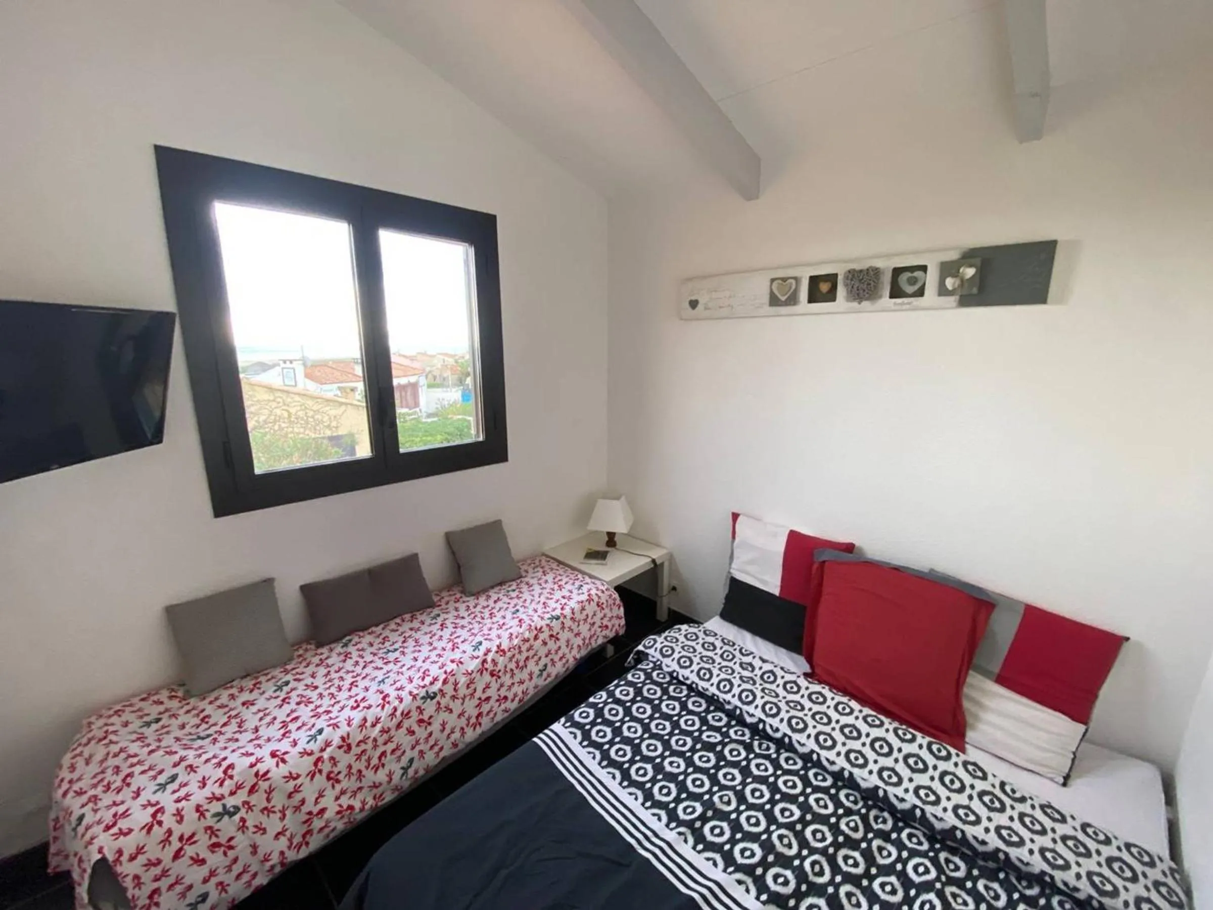 Bed in Villa T3 3/4 pers - Clim, WiFi, Parking - Port Leucate - FR-1-81-341