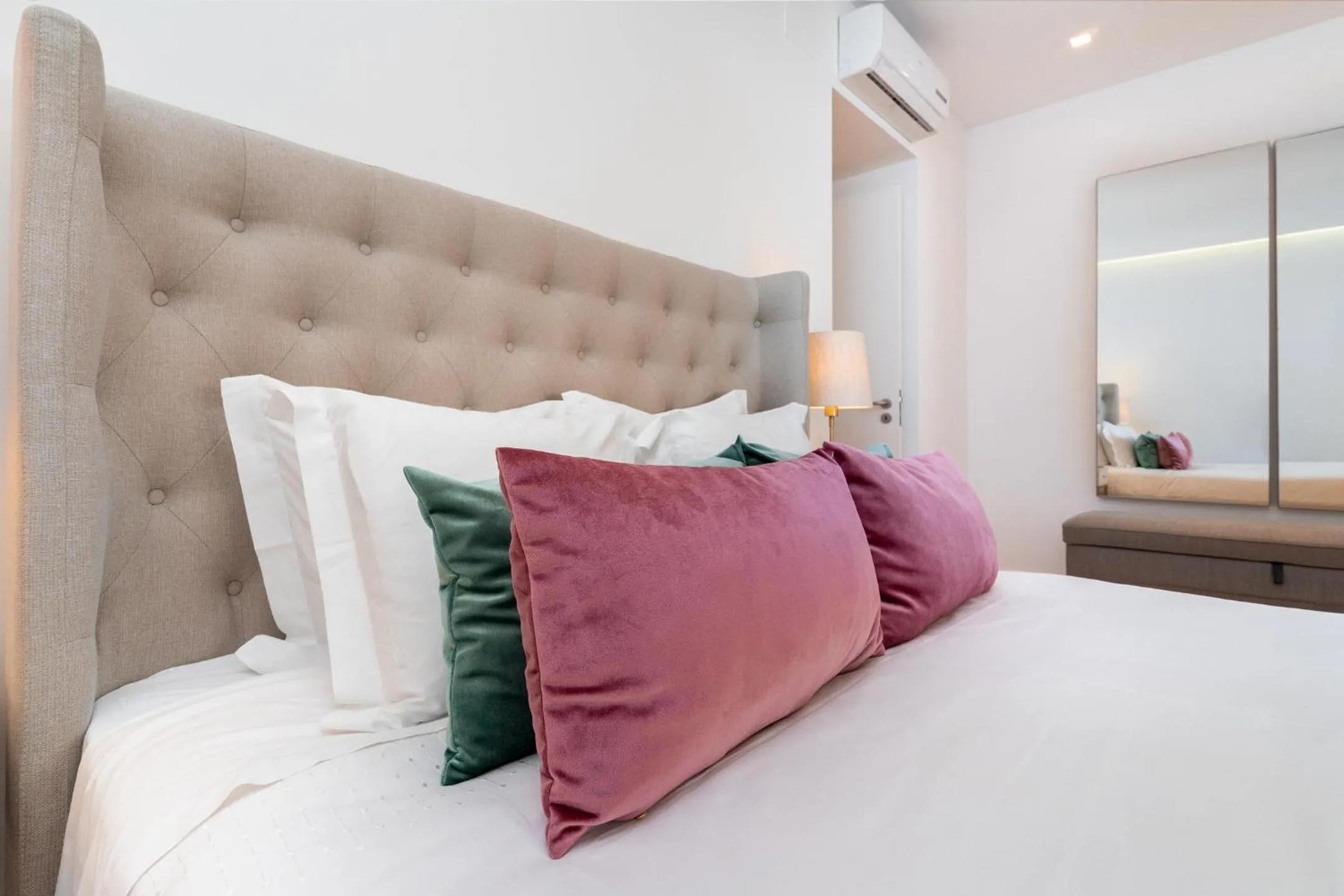 Bedroom, Bed in LXLUXHOME - Combro Luxury Apartment