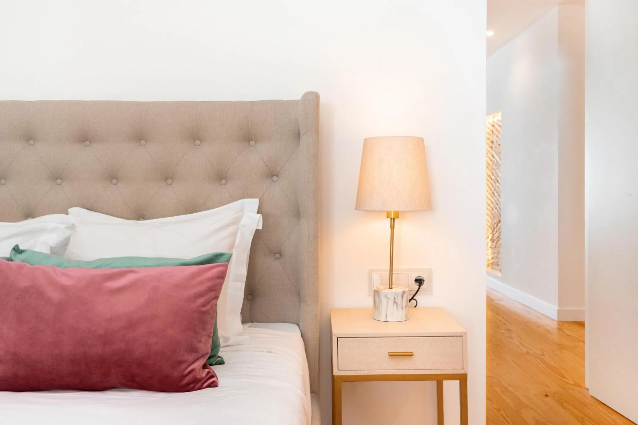 Bed in LXLUXHOME - Combro Luxury Apartment