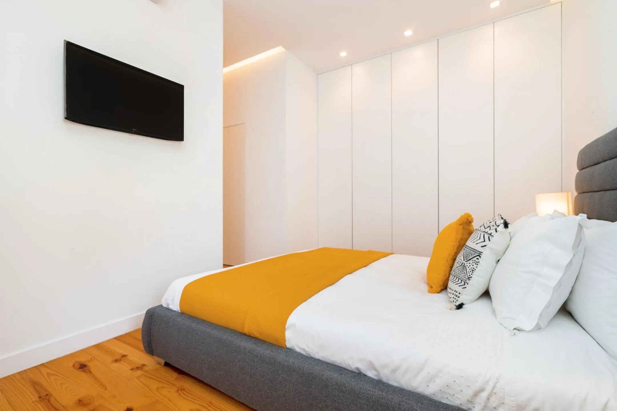 Bed in LXLUXHOME - Combro Luxury Apartment