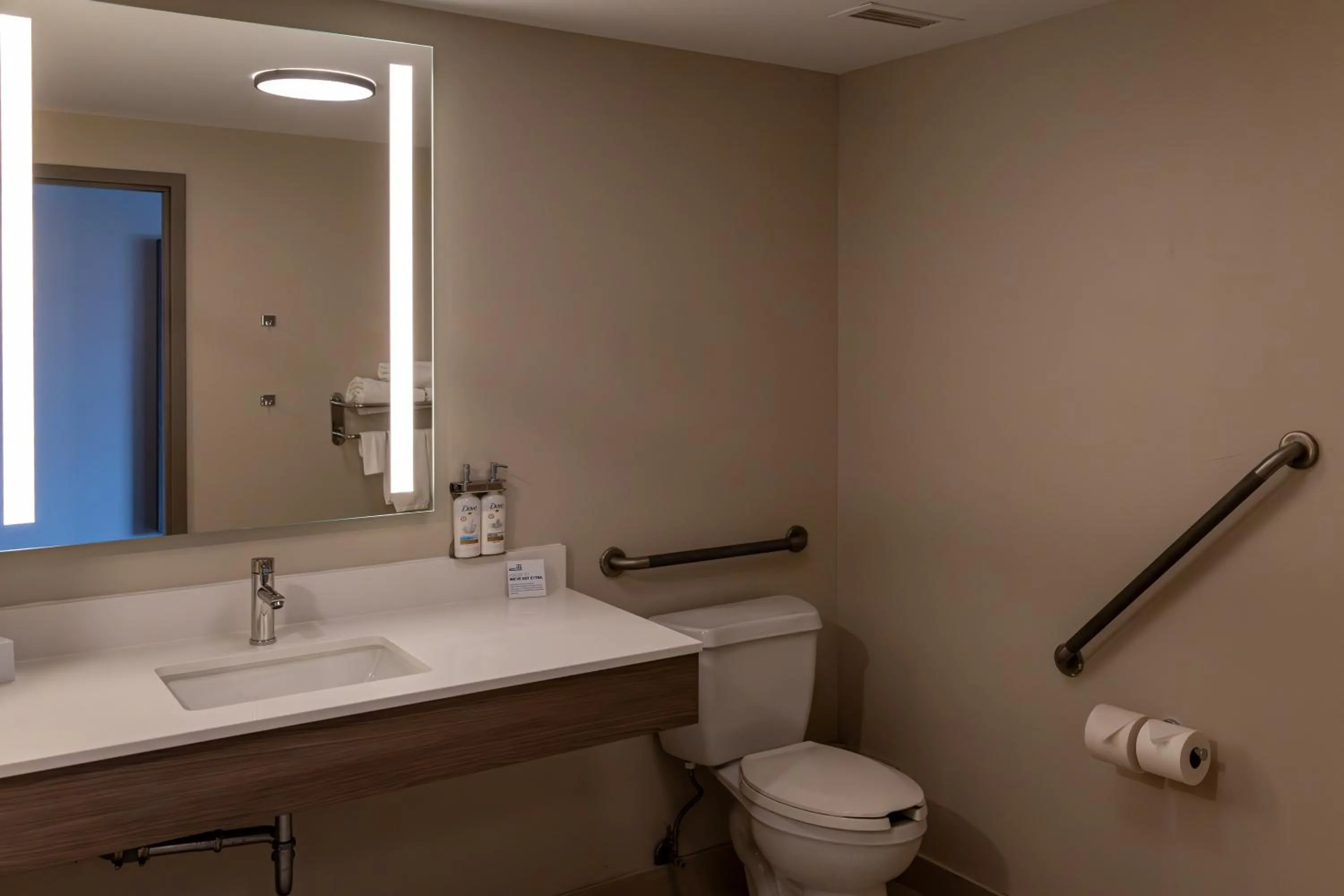 Holiday Inn Express Hotel & Suites Brockville by IHG