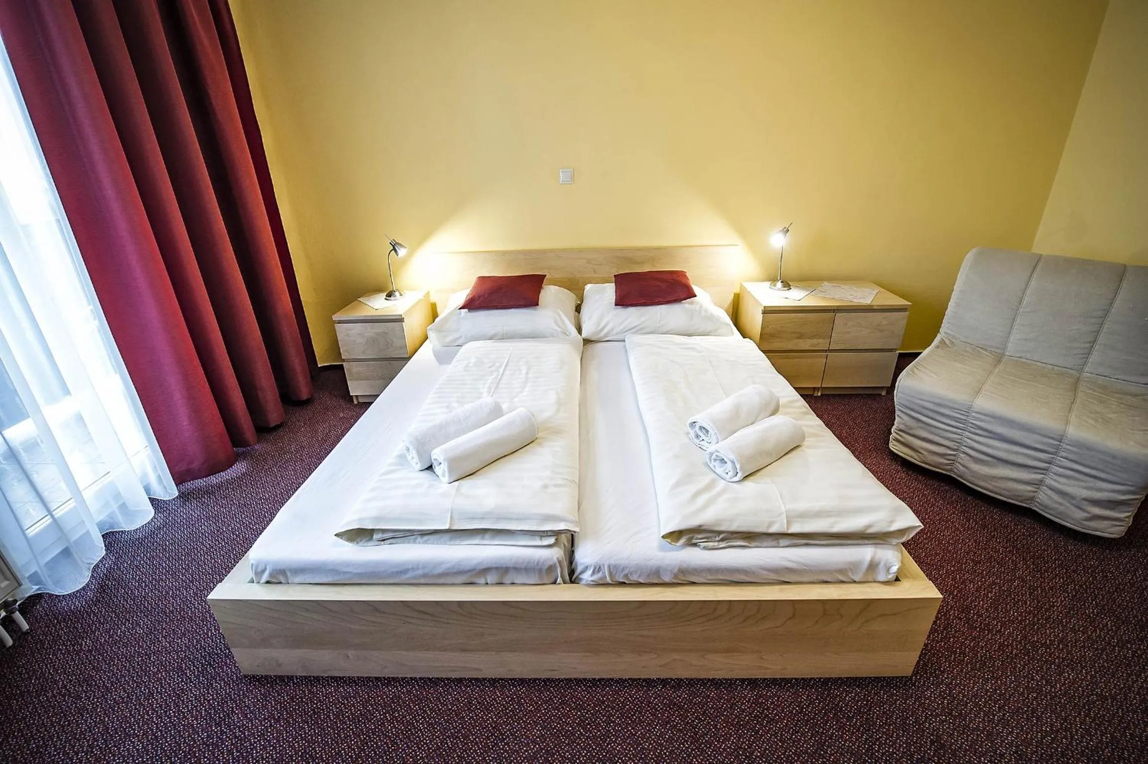 Bed in Privat Galfy