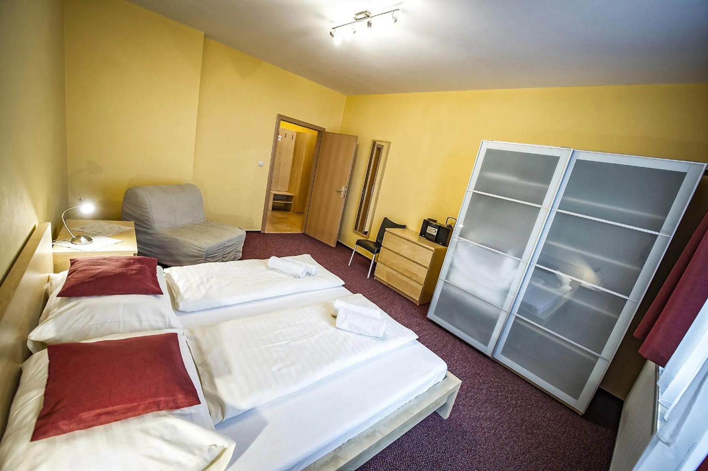 Bed in Privat Galfy