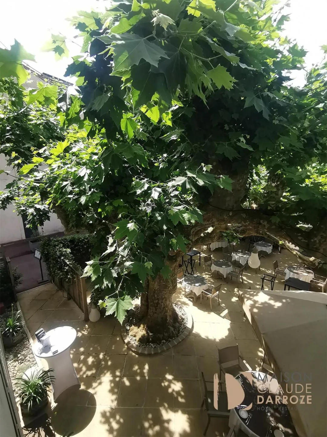 Property building in Logis Hôtel - Restaurant Maison Claude Darroze