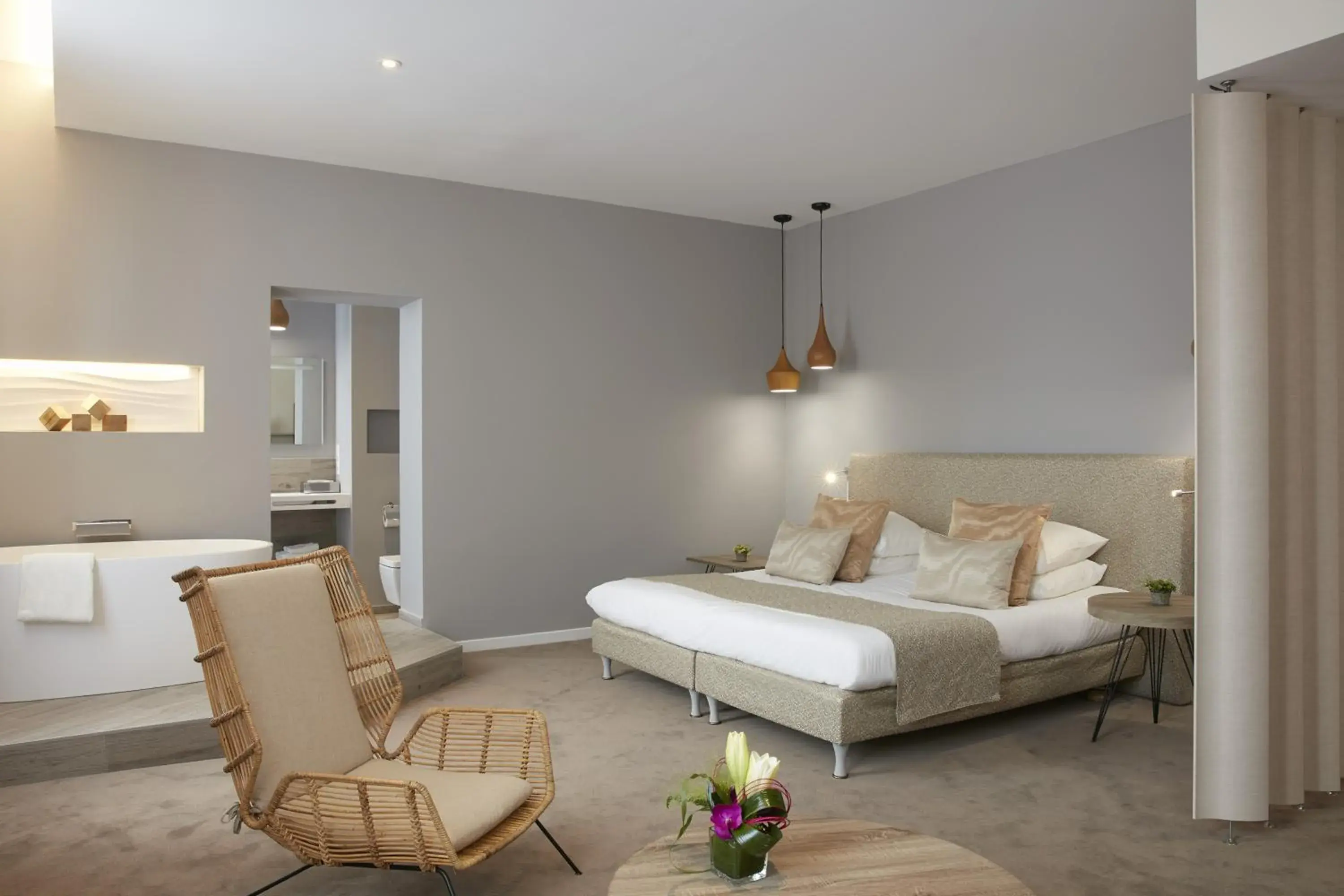 Photo of the whole room, Bed in Logis Hôtel - Restaurant Maison Claude Darroze Photo of the whole room, Bed in Logis Hôtel - Restaurant Maison Claude Darroze