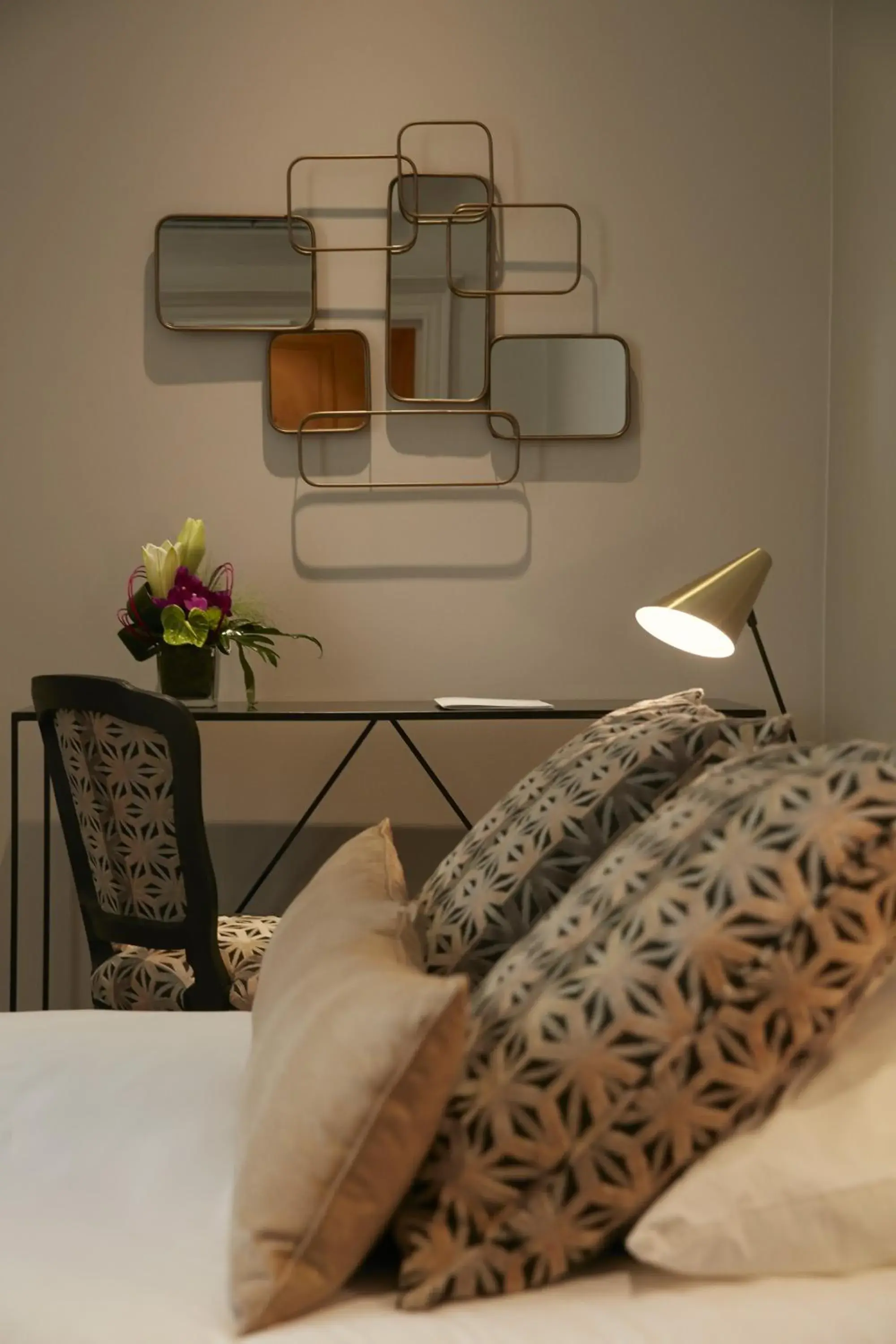 Bedroom, Bed in Logis Hôtel - Restaurant Maison Claude Darroze Bedroom, Bed in Logis Hôtel - Restaurant Maison Claude Darroze