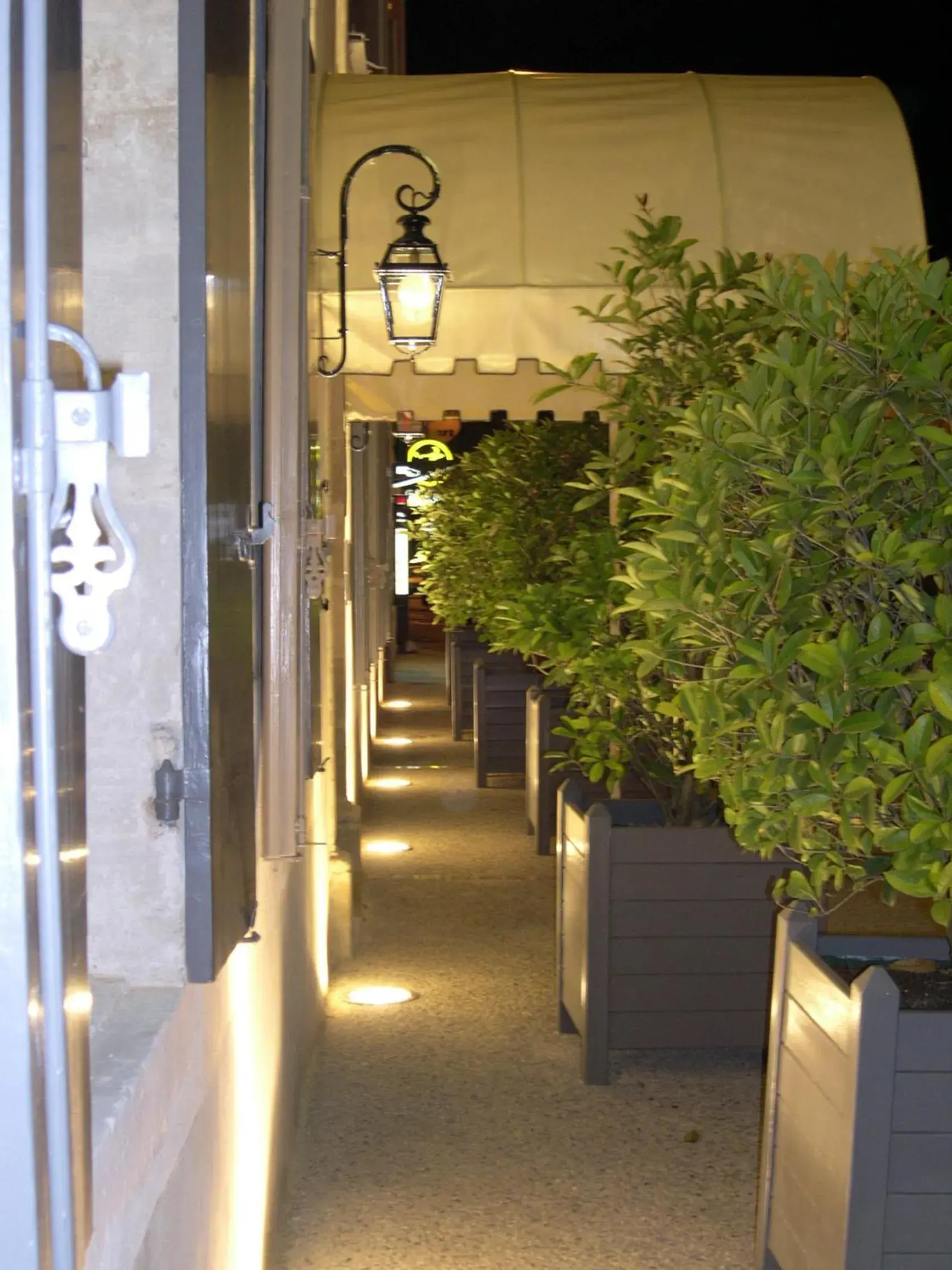 Property building in Logis Hôtel - Restaurant Maison Claude Darroze Property building in Logis Hôtel - Restaurant Maison Claude Darroze