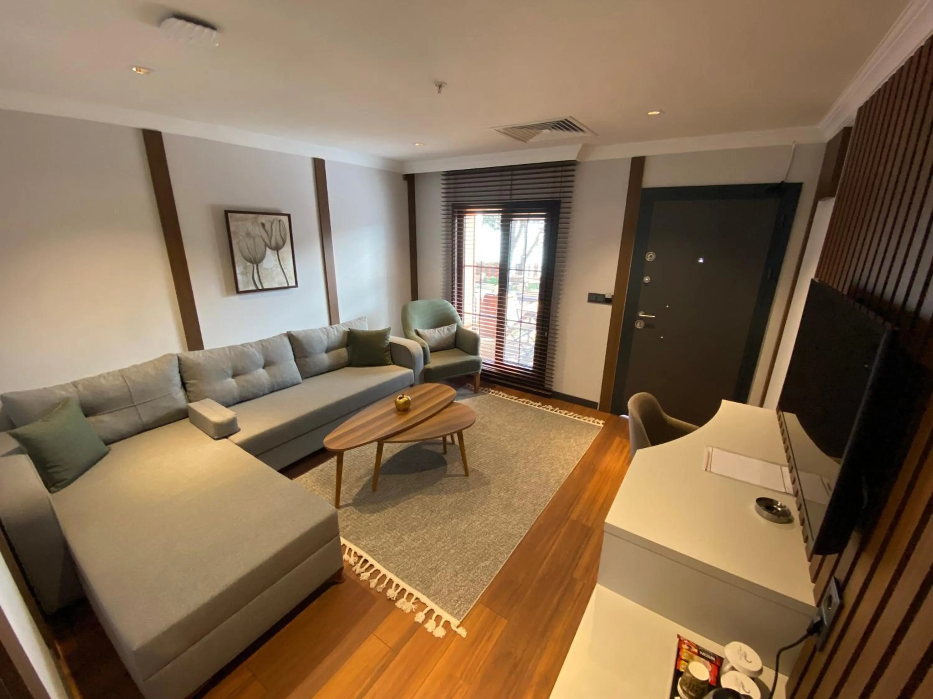 Library in Vira Otel Suites